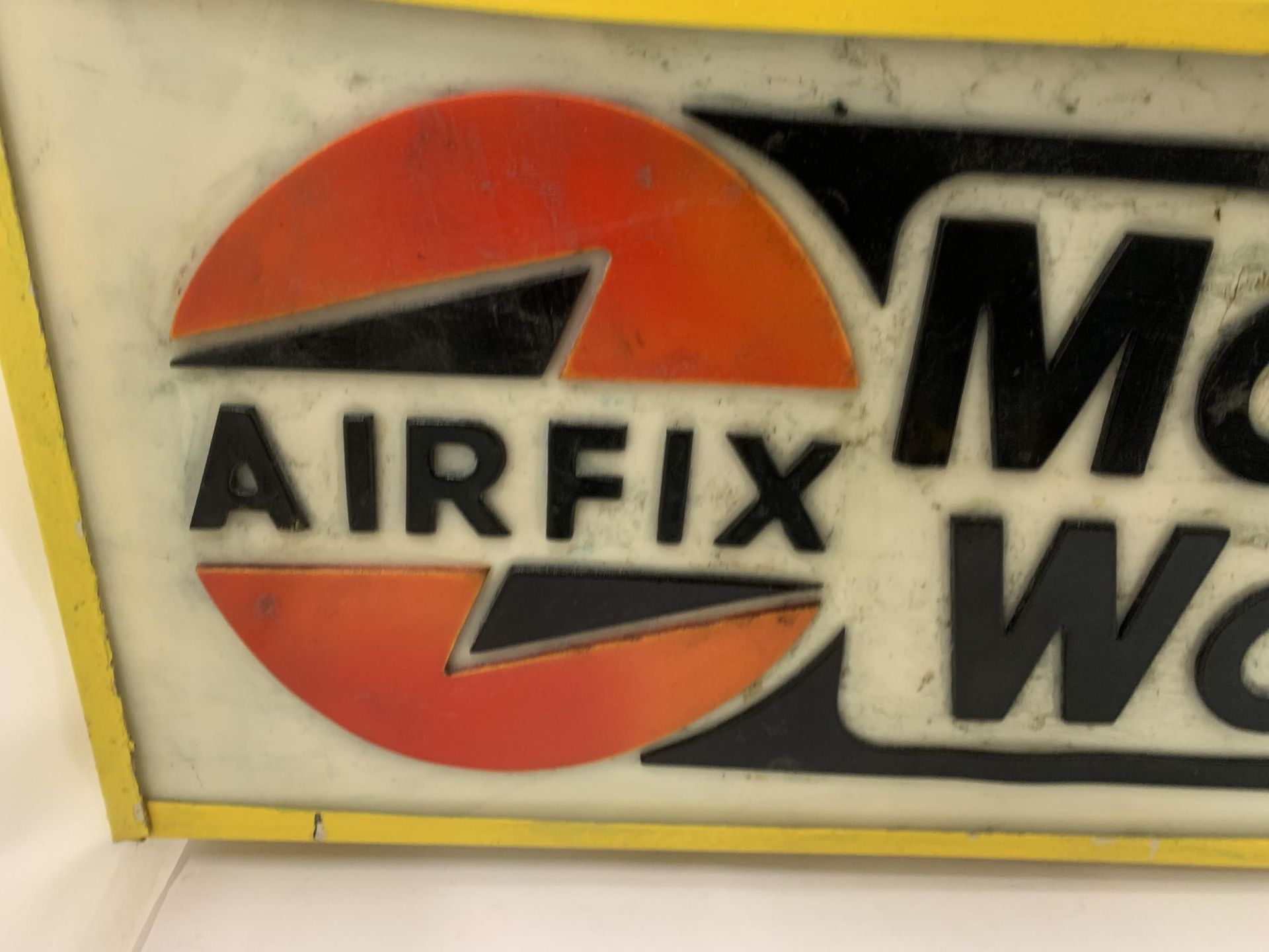 AN AIRFIX MODEL WORLD ILLUMINATED BOX SIGN, 61 X 27 X 10CM - Image 2 of 2