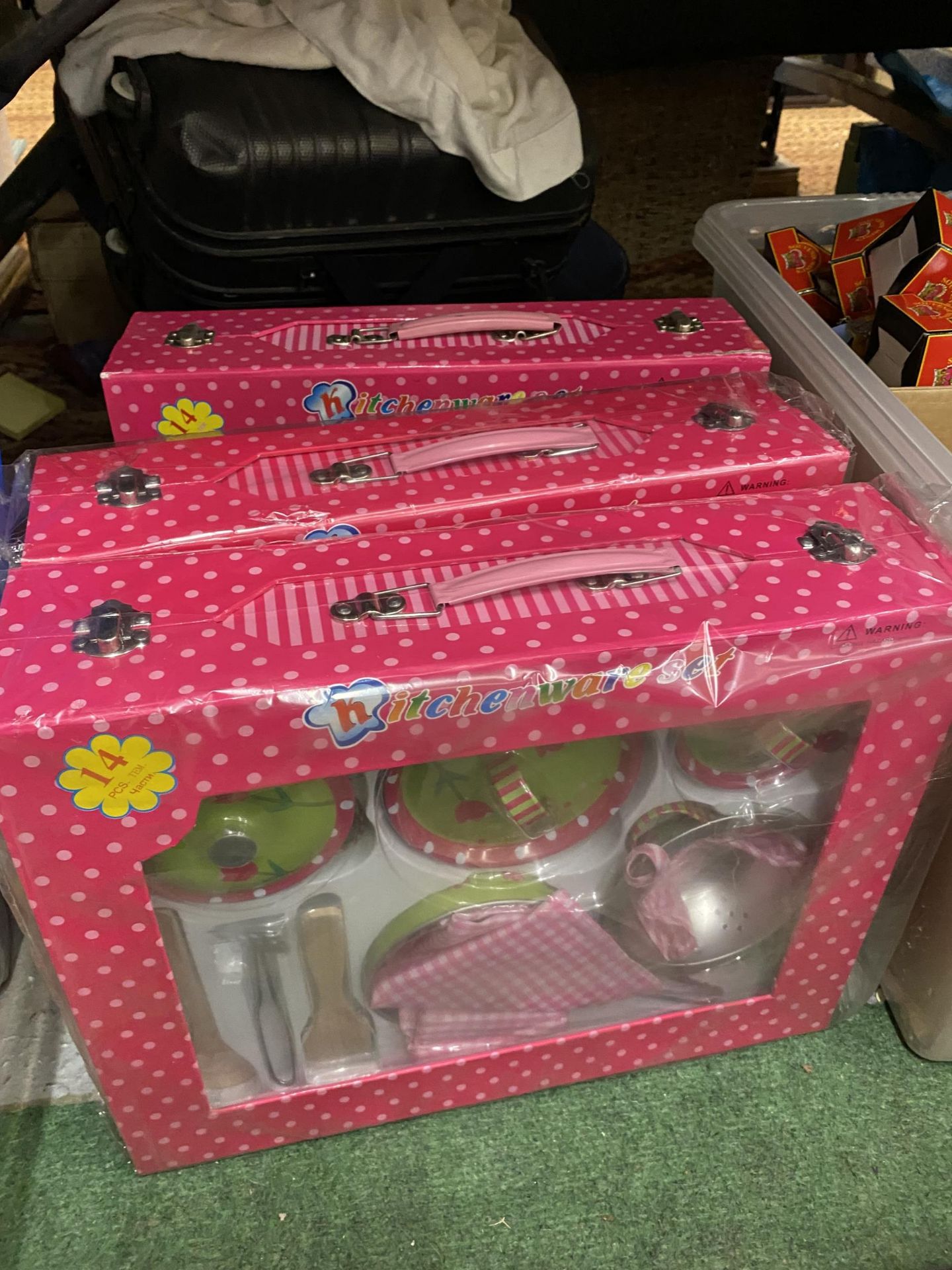 SIX BOXED ITEMS - 2 X CUPCAKES TEA SET AND 4 X KITCHEN WARES - Image 4 of 4