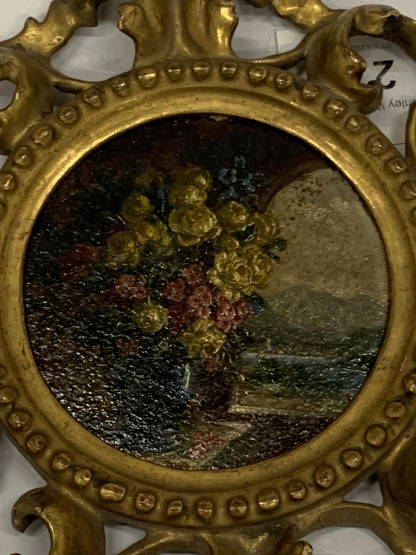 A 19TH CENTURY STILL LIFE OIL PAINTING SET IN ORNATE GILT GESSO FRAME, DIAMETER 16CM - Image 4 of 6