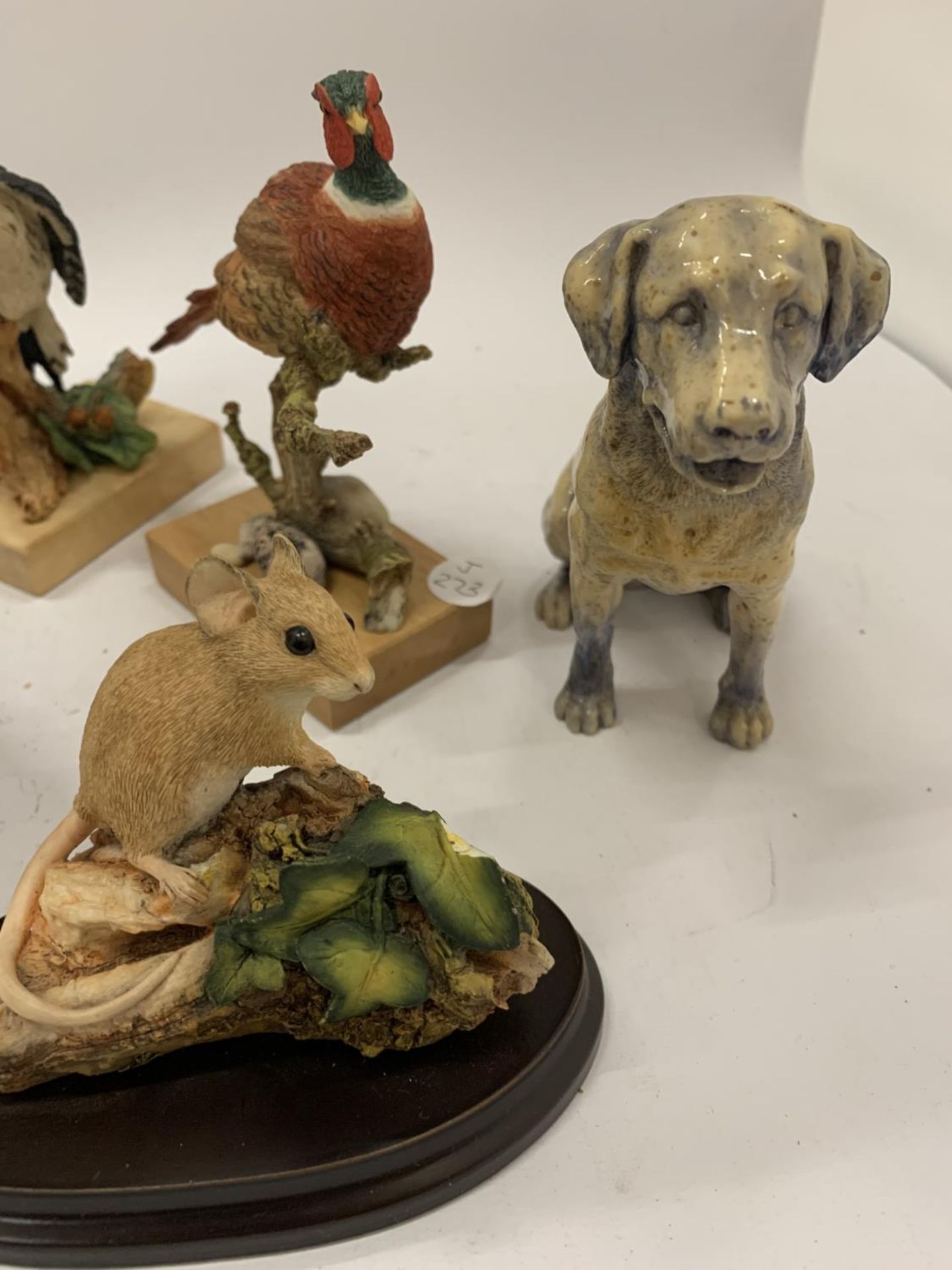 A QUANTITY OF ANIMAL FIGURES TO INCLUDE COUNTRY ARTISTS BIRDS, DOGS AND A MOUSE - Image 6 of 8