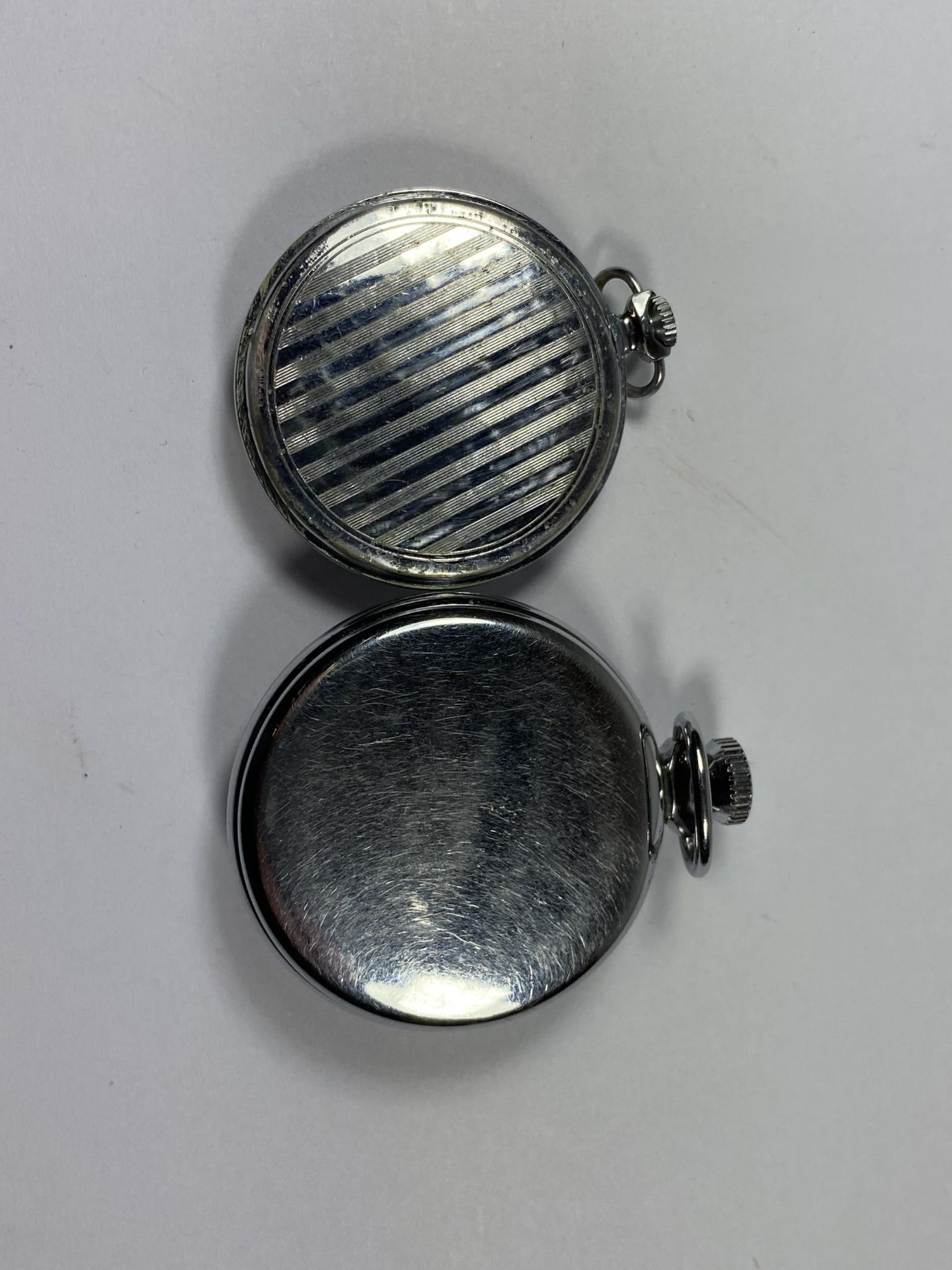 TWO VINTAGE POCKET WATCHES TO INCLUDE A SMITHS EXAMPLE - Image 3 of 4