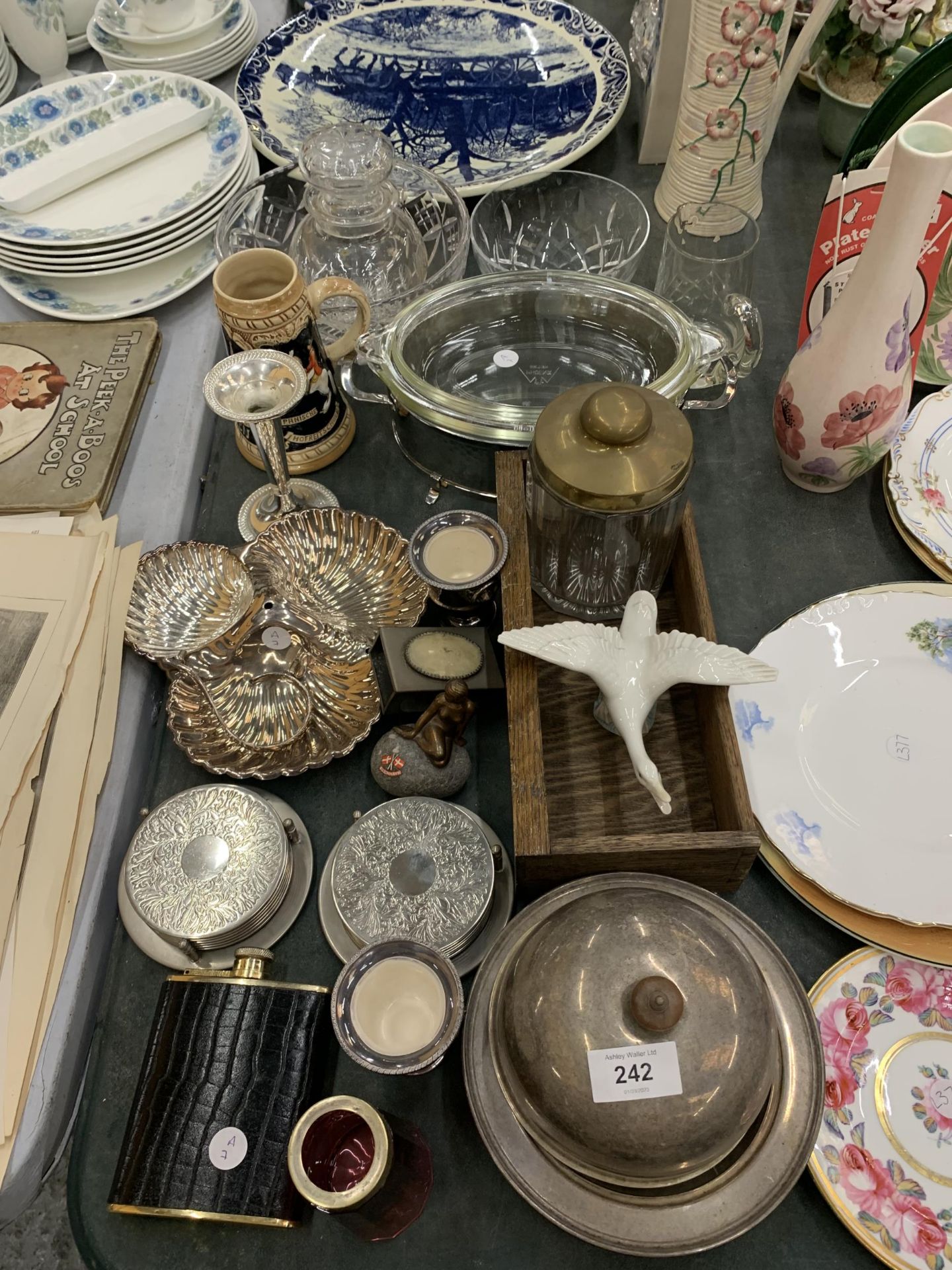 A LARGE MIXED LOT TO INCLUDE SILVER PLATED ITEMS, GLASSWARE, A LLADRO GOOSE - A/F, A CRANBERRY GLASS