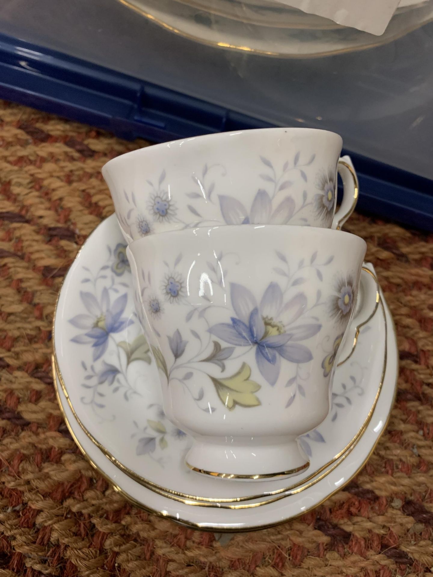 THREE BOXES OF ASSORTED CHINA TO INCLUDE TWO COALPORT PART DINNER SETS, MEAT PLATTERS, ETC - Image 7 of 10