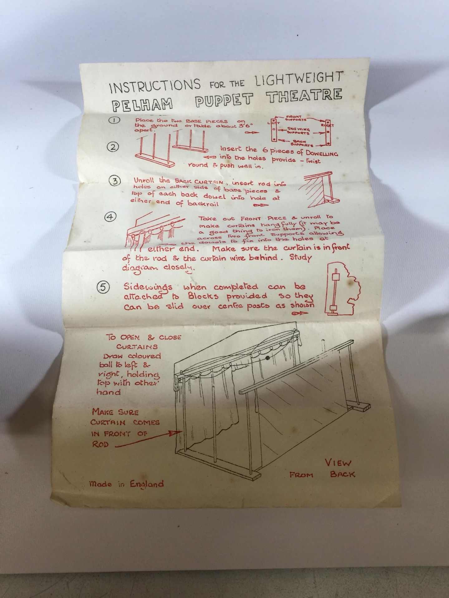A VINTAGE PELHAM LIGHTWEIGHT PUPPET THEATRE WITH INSTRUCTIONS - MISSING SIDEWINGS - Image 4 of 4