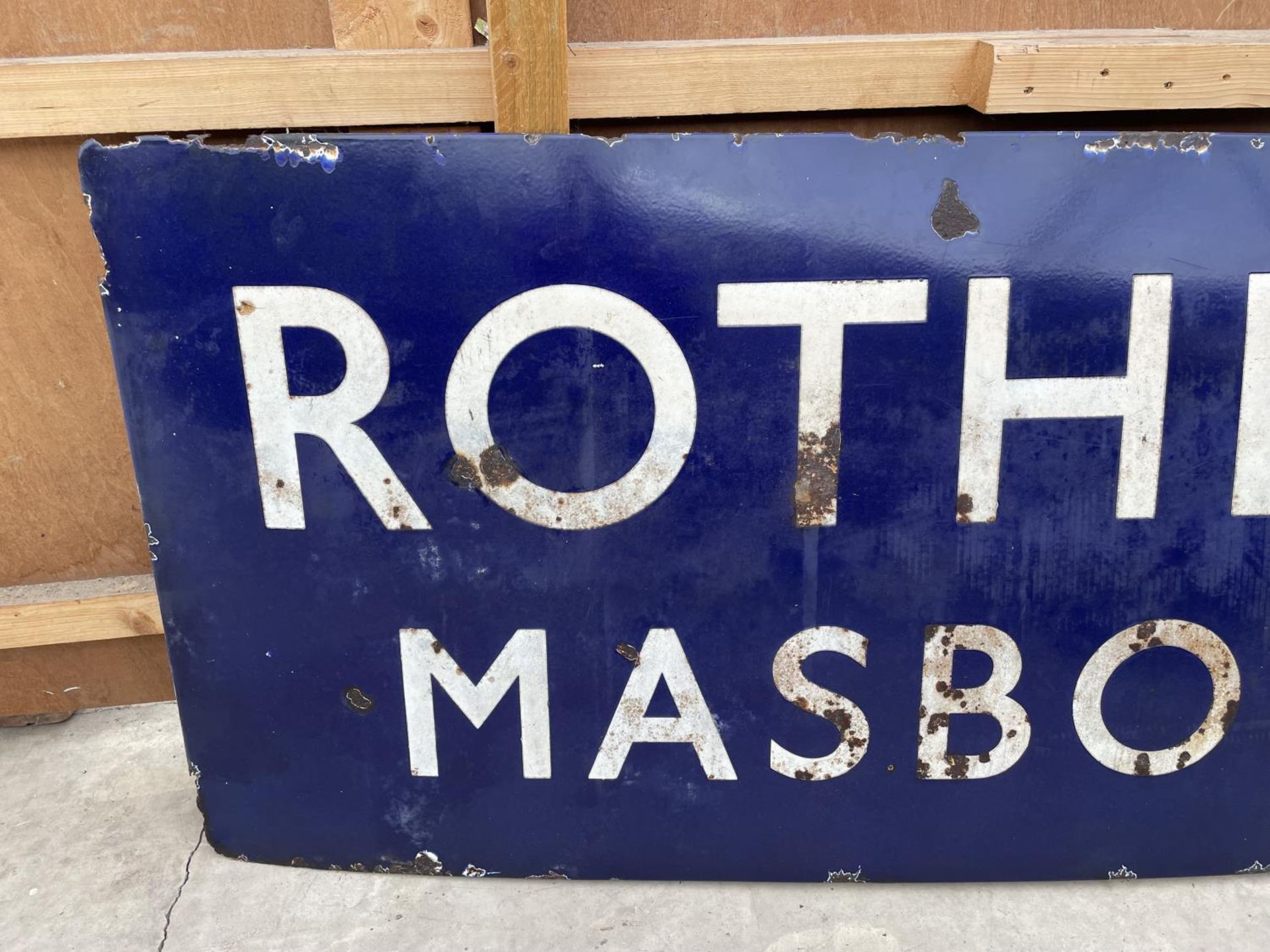 A VINTAGE ENAMEL RUNNING IN BOARD PLATFORM SIGN FOR ROTHERHAM MASBOROUGH. THIS WAS A LONDON - Image 2 of 5