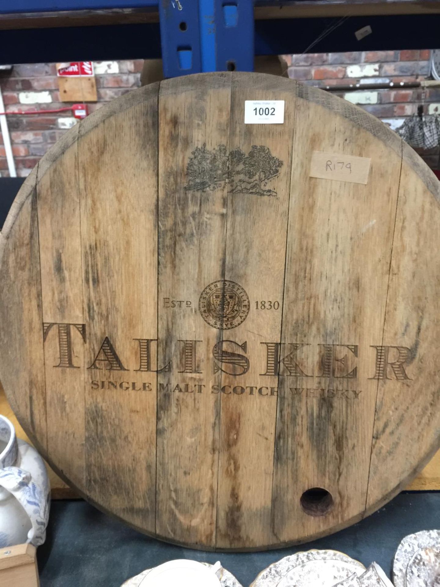 A LARGE WOODEN ROUND TALISKER SCOTCH WHISKY SIGN DIAMETER 55CM - Image 2 of 4