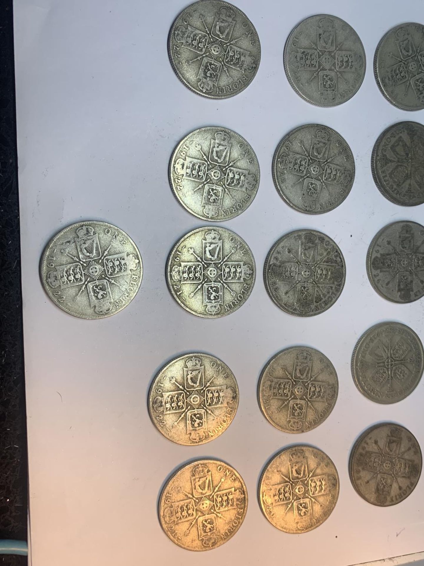 TWENTY SIX SILVER COINS TO INCLUDE CROWNS AND FLORINS - Image 3 of 3