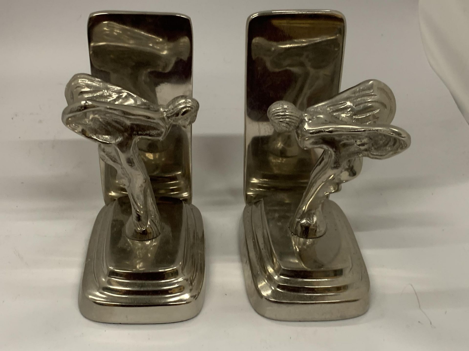 A PAIR OF CHROME STYLE SPIRIT OF ECSTASY BOOKENDS - Image 3 of 4