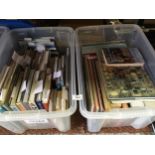 A QUANTITY OF BOOKS TO INCLUDE MILITARIA, ANTIQUE PRICE GUIDES, COMPUTER BOOKS, ETC - 2 BOXES