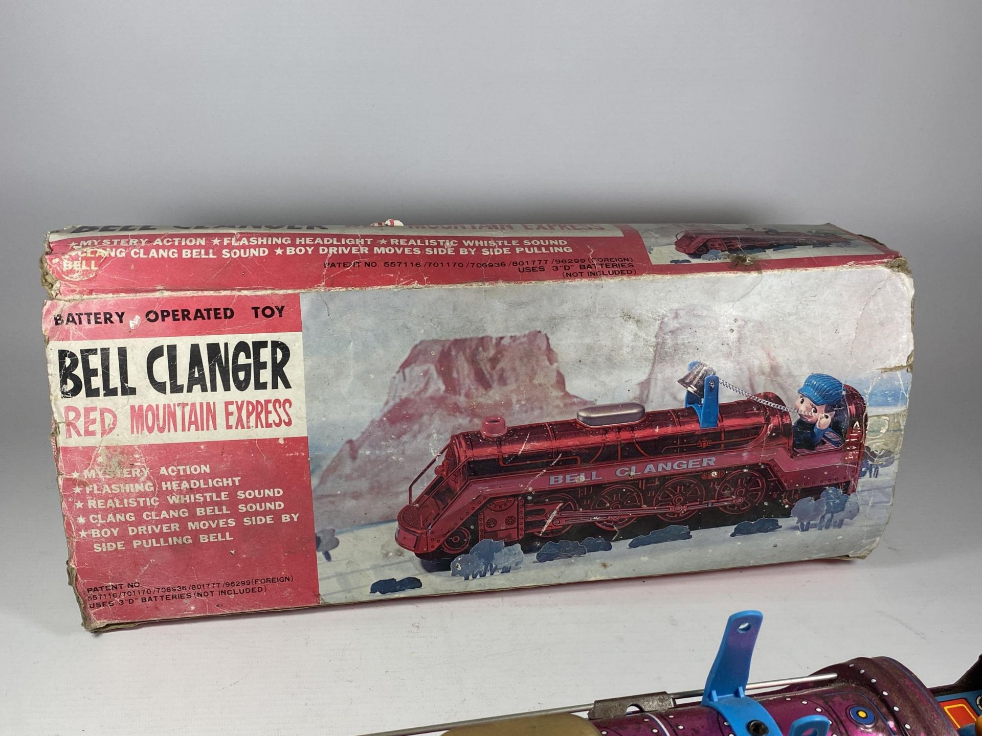 A BOXED BATTERY OPERATED TIN RED MOUNTAIN EXPRESS BELL CLANGER TRAIN - Image 6 of 6