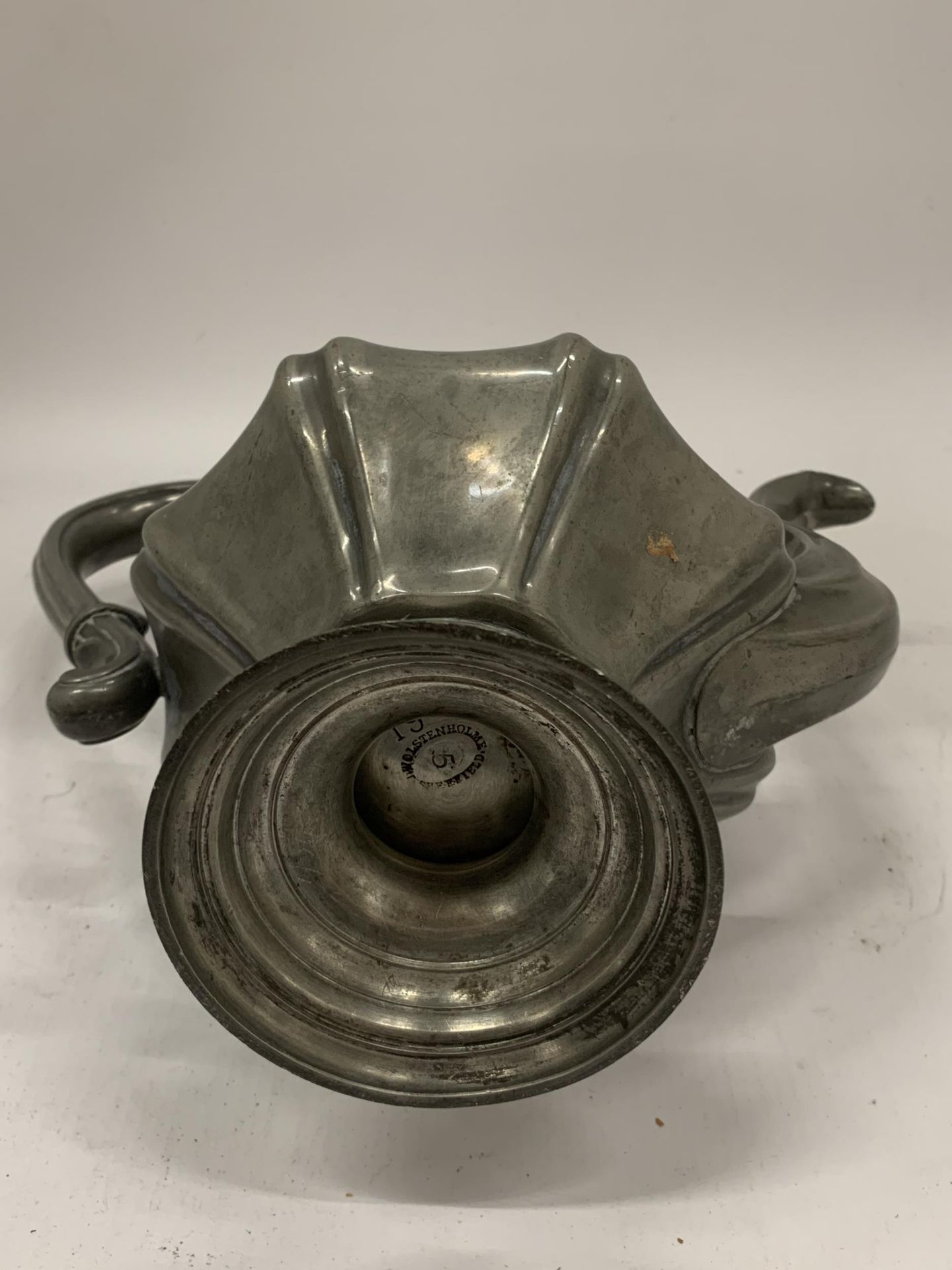 A DECORATIVE VINTAGE PEWTER COFFEE POT HEIGHT 27CM - Image 7 of 8
