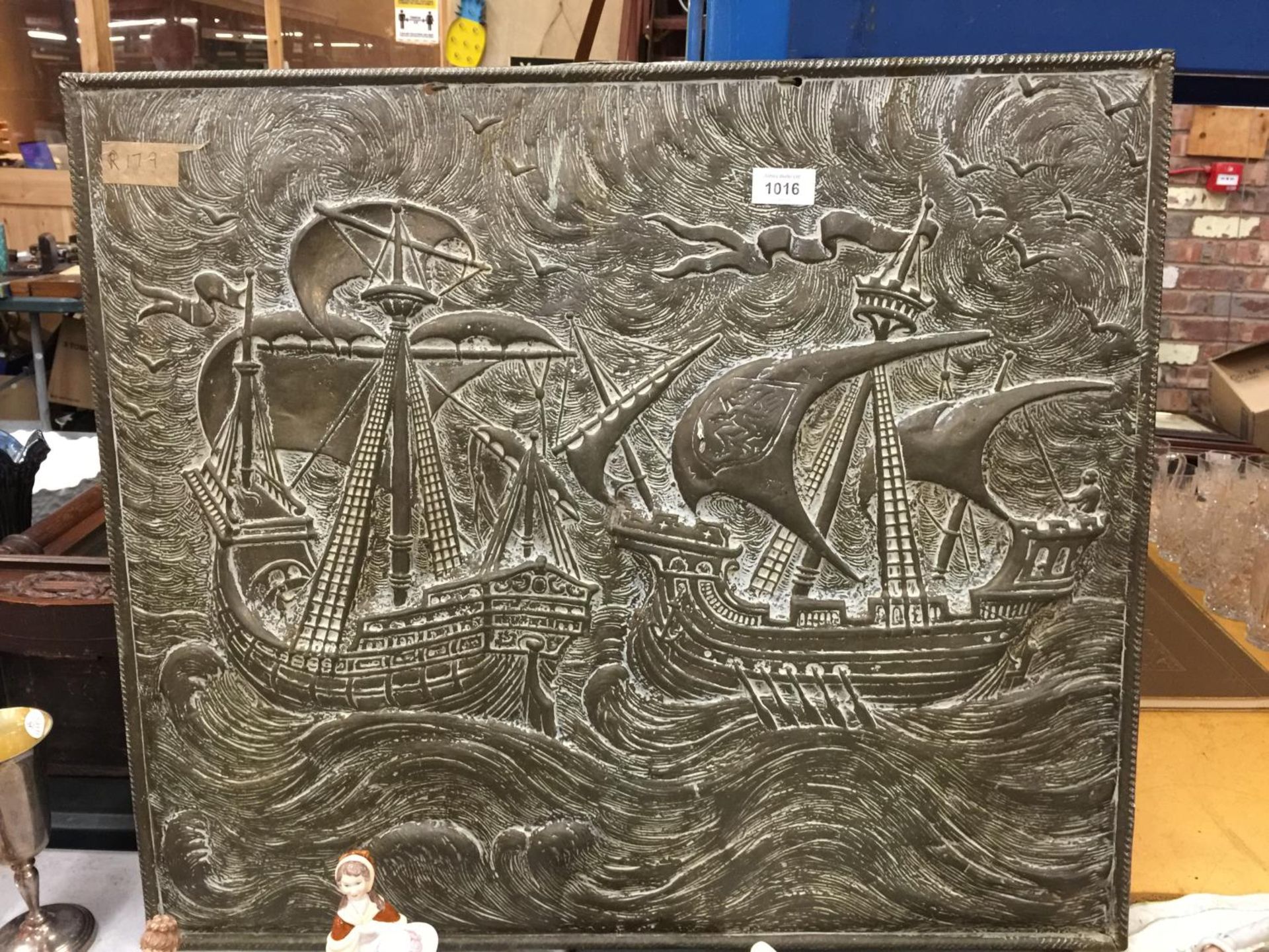 A LARGE VINTAGE BRASS WALL PLAQUE OF A GALLEON 67CM X 58CM PLUS THREE PHOTOGRAPHIC PRINTS - Image 2 of 6