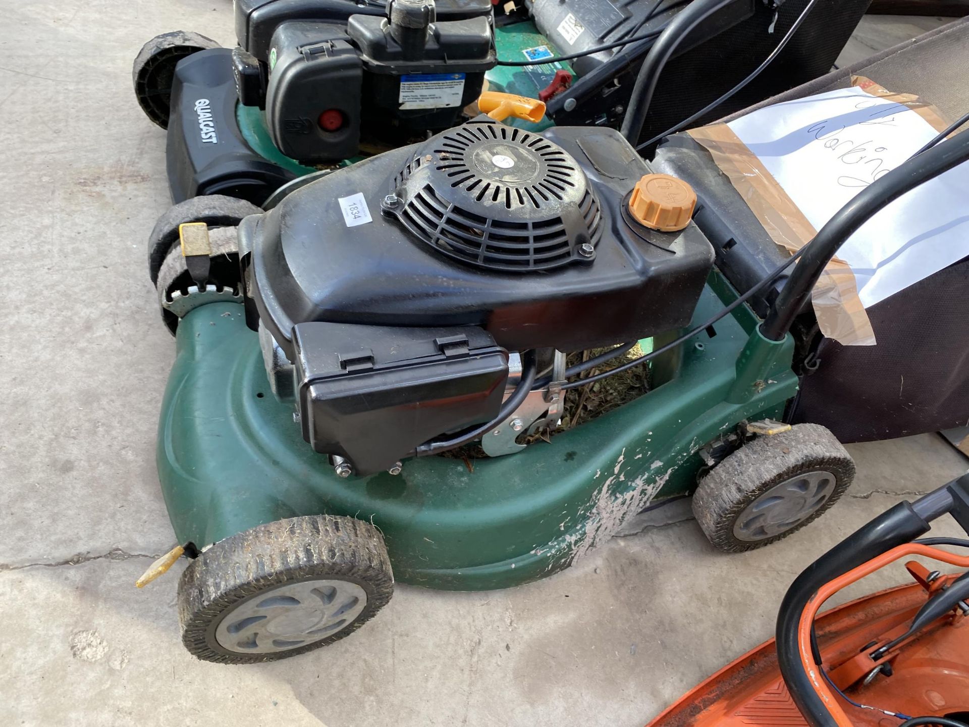 A PETROL ENGINE LAWN MOWER WITH GRASS BOX - Image 2 of 3