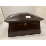 AN INLAID MAHOGANY TEA CADDY WITH THREE COMPARTMENTS