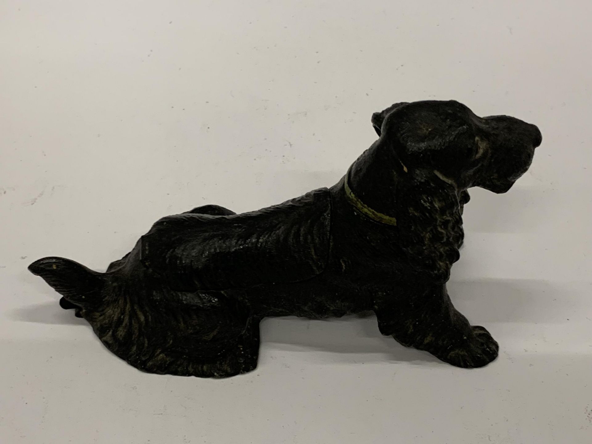 AN UNUSUAL VINTAGE METAL COCKER SPANIEL INKWELL - Image 5 of 6