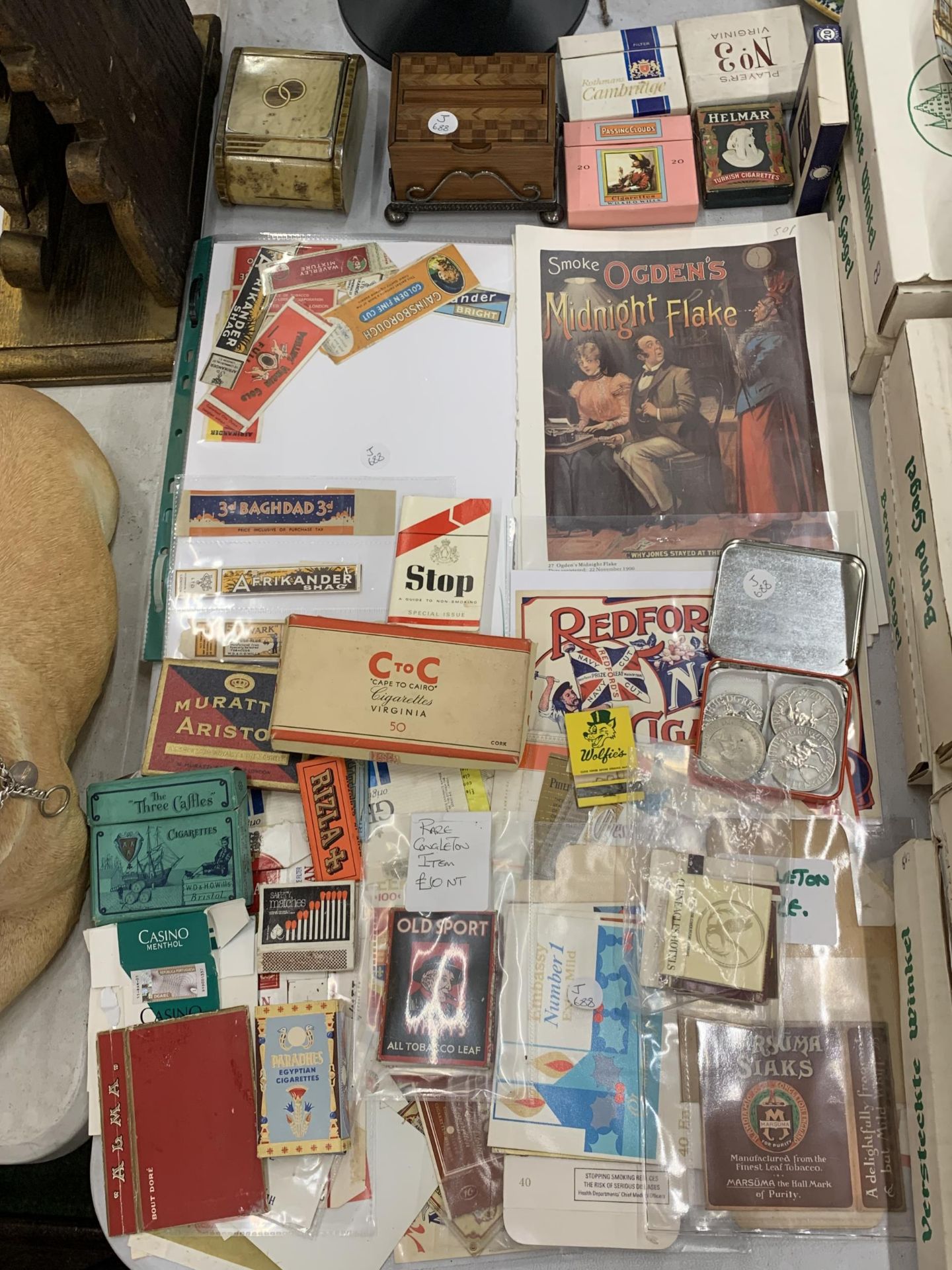 A LARGE QUANTITY OF VINTAGE CIGARETTE PACKETS TO INCLUDE RARE CONGLETON ITEMS, ADVERTISING SHEETS,