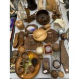A LARGE QUANTITY OF TREEN ITEMS TO INCLUDE BOWLS, AN INK BLOTTER, SHOE LAST, WALL PLAQUES, A SHIP,