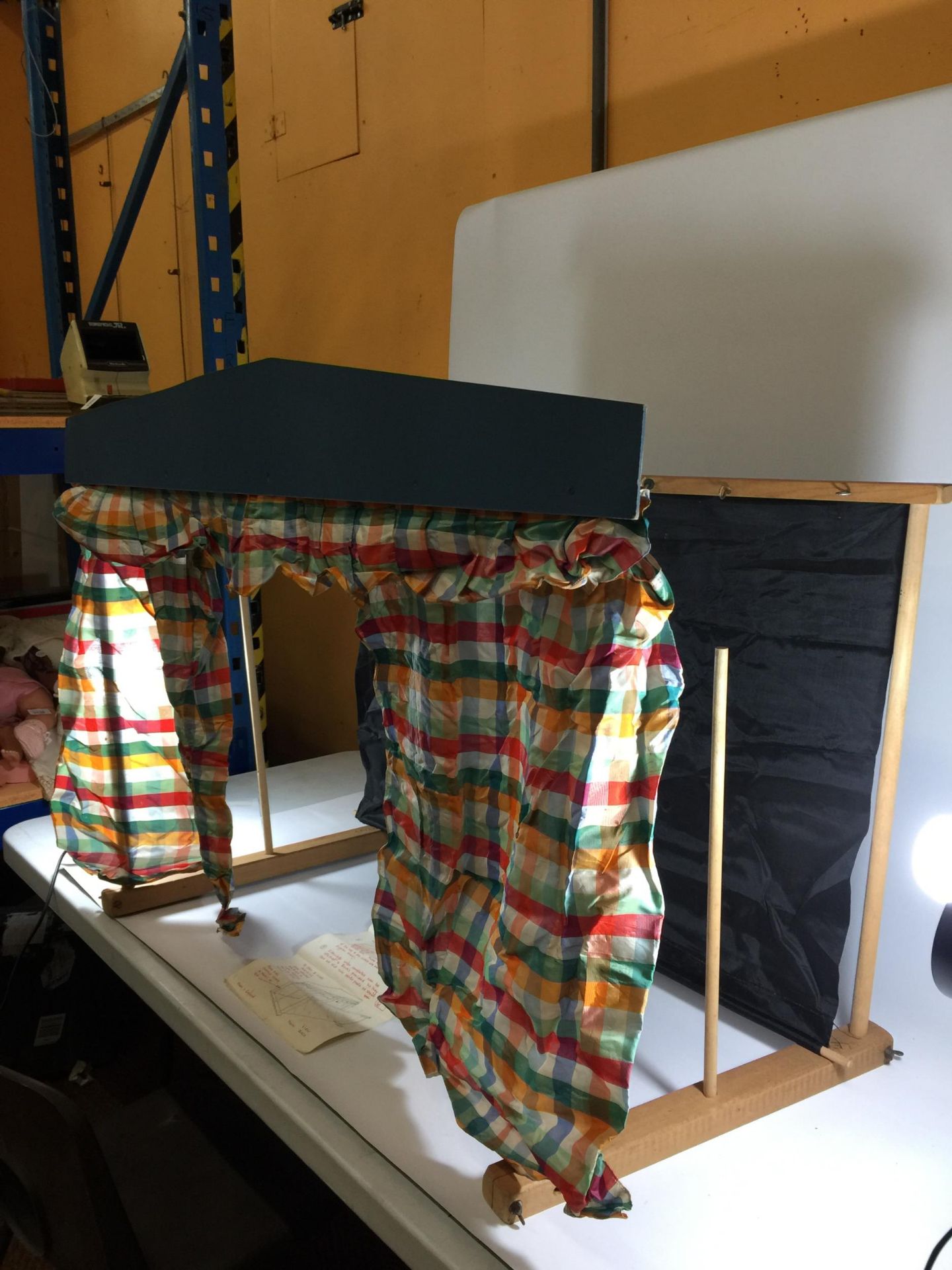 A VINTAGE PELHAM LIGHTWEIGHT PUPPET THEATRE WITH INSTRUCTIONS - MISSING SIDEWINGS - Image 2 of 4
