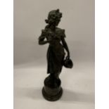 A BRONZE LADY FIGURE, HEIGHT 36.5CM