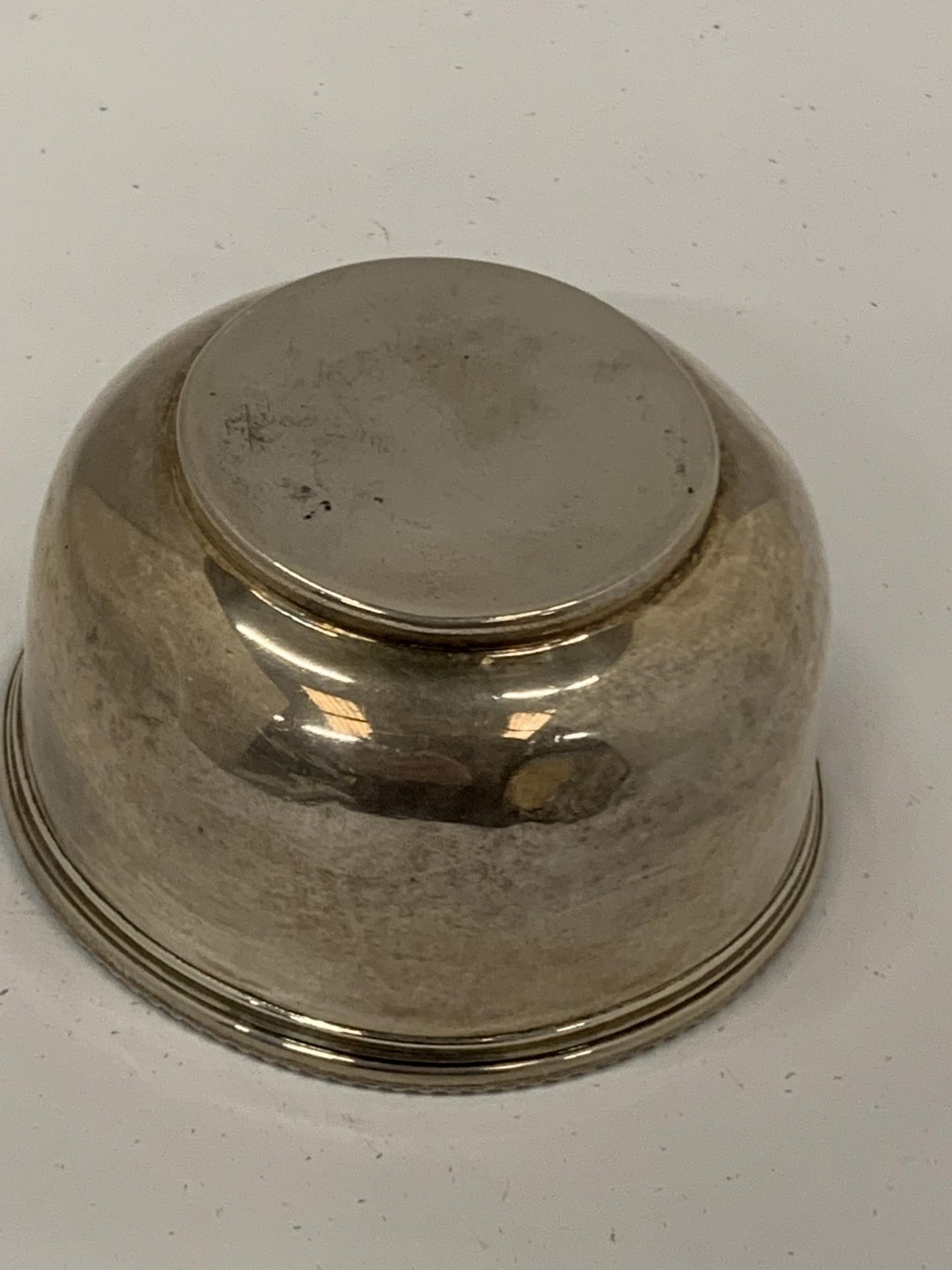 A BIRMINGHAM HALLMARKED SILVER BOWL, WEIGHT 90G, HEIGHT 6CM - Image 3 of 6