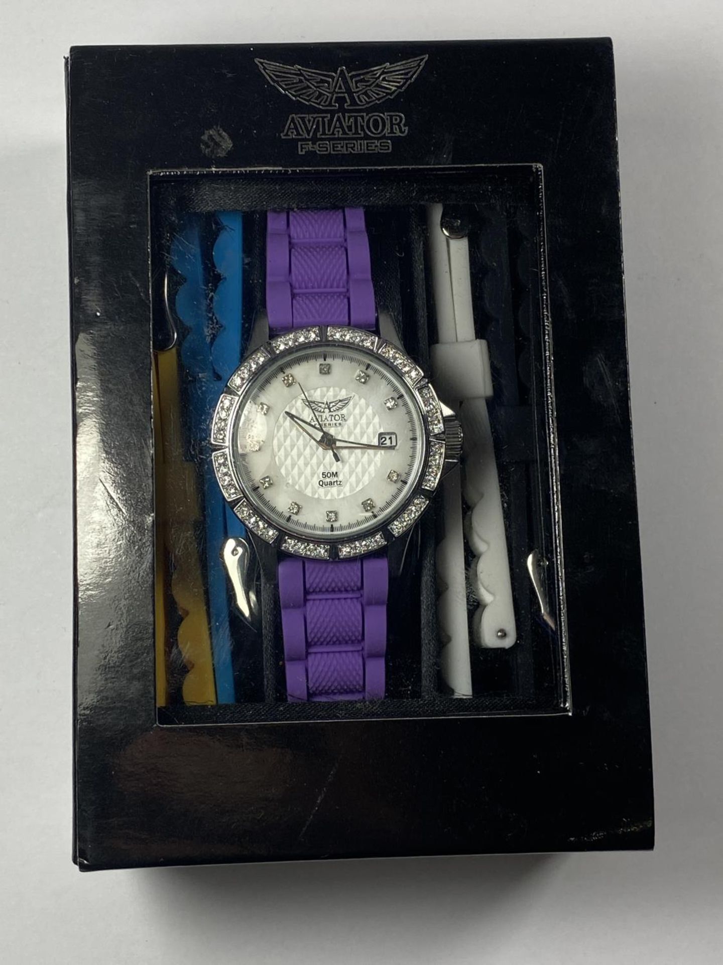 AN AVIATOR WRIST WATCH WITH INTER CHANGABLE STRAPS IN A PRESENTATION BOX - Image 2 of 4
