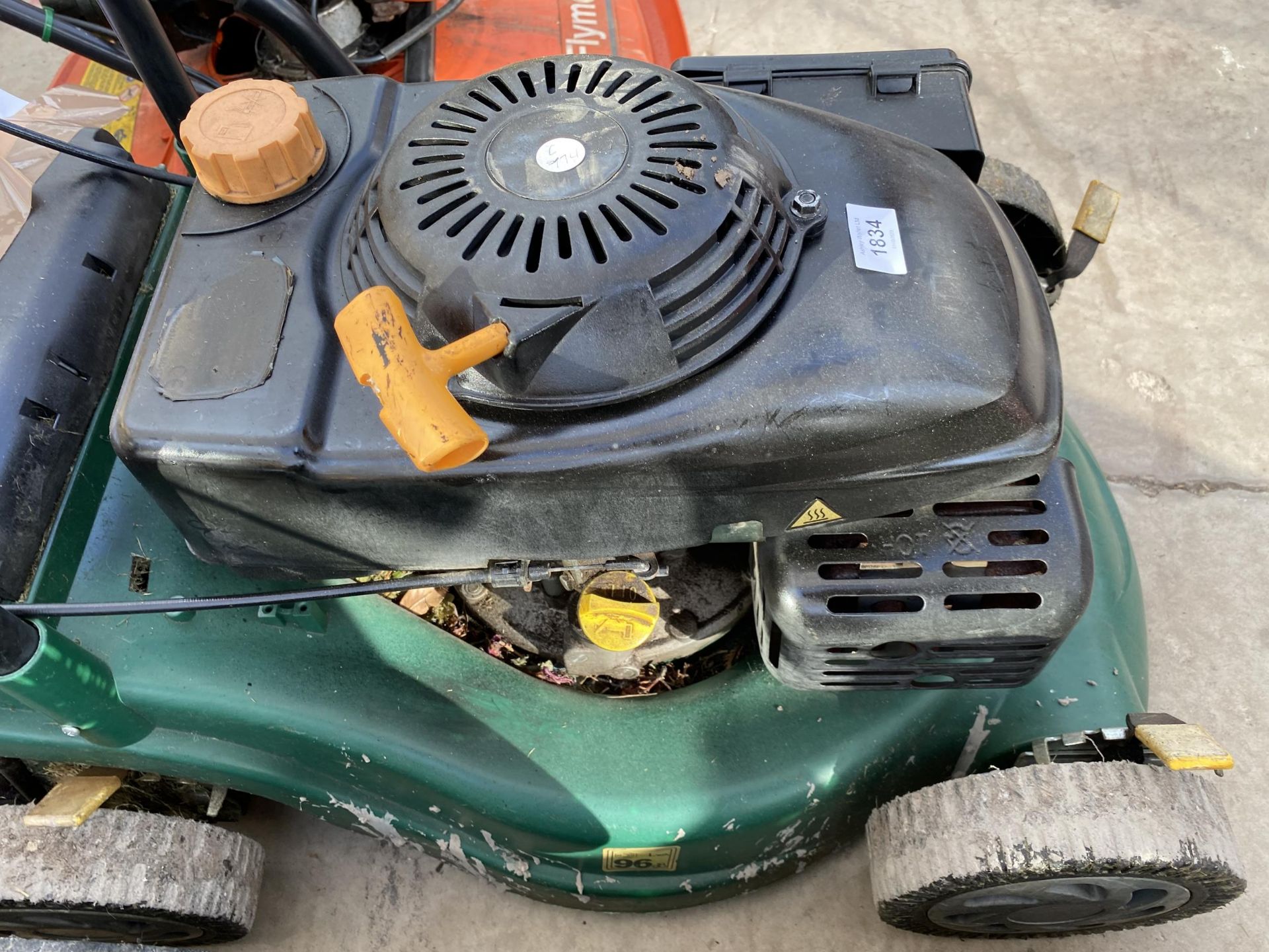 A PETROL ENGINE LAWN MOWER WITH GRASS BOX - Image 3 of 3