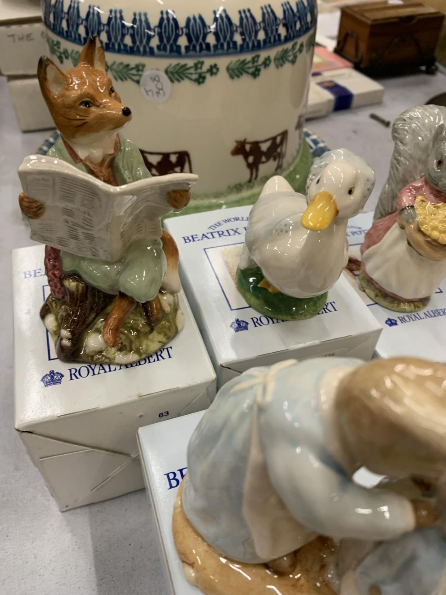 A COLLECTION OF ROYAL ALBERT BEATRIX POTTER FIGURES TO INCLUDE PETER RABBIT, MRS RABBIT AND PETER, - Image 6 of 10