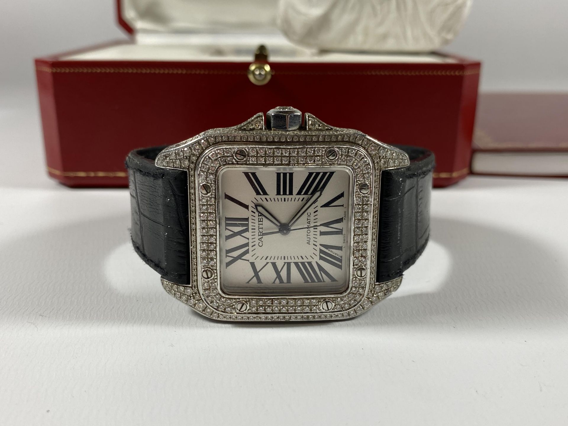 A BOXED GENTS CARTIER SANTOS AUTOMATIC WATCH WITH DIAMOND SET DIAL, WORKING AT TIME OF CATALOGING - Image 5 of 16