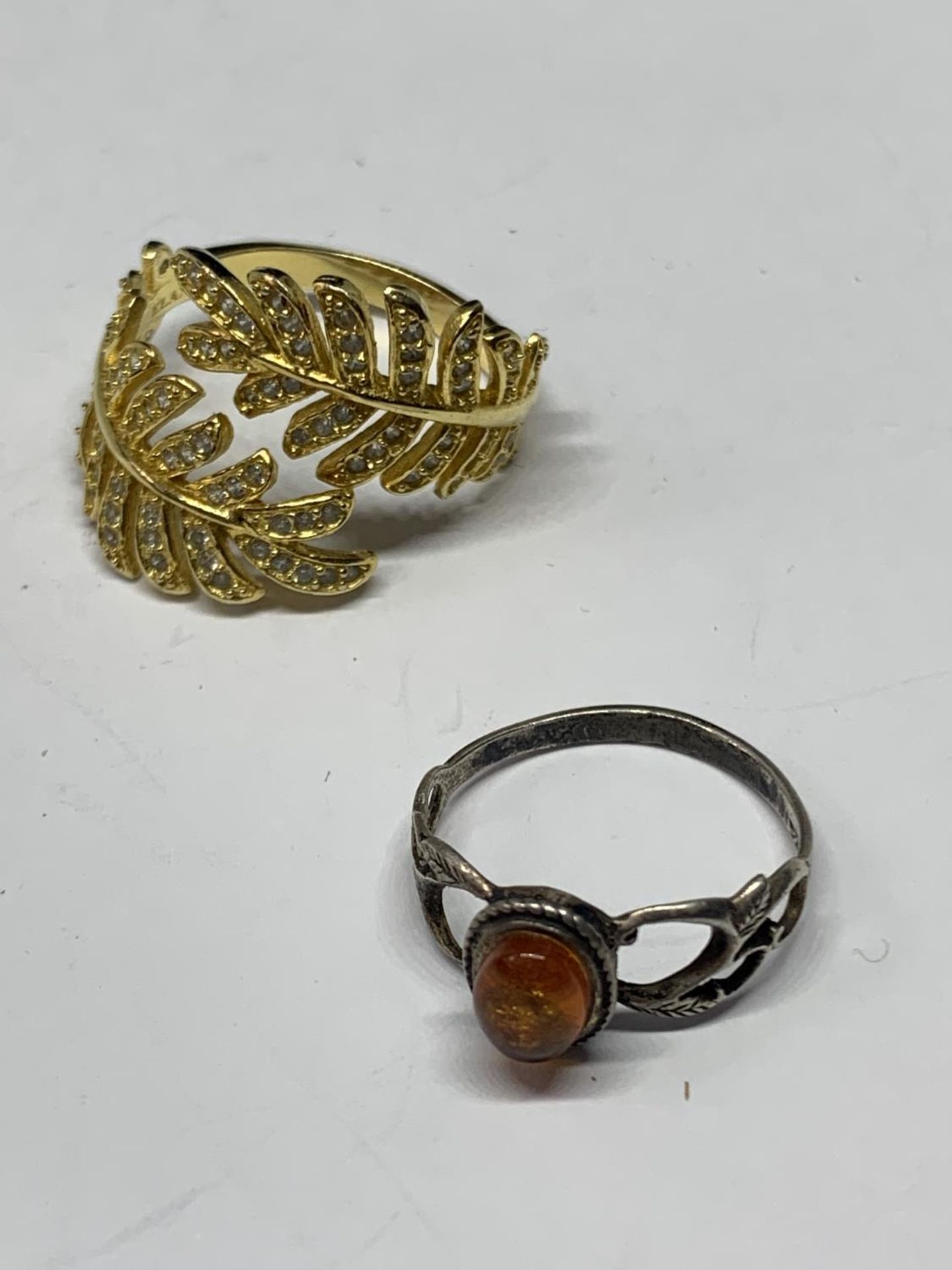 FIVE VARIOUS SILVER RINGS - Image 3 of 3