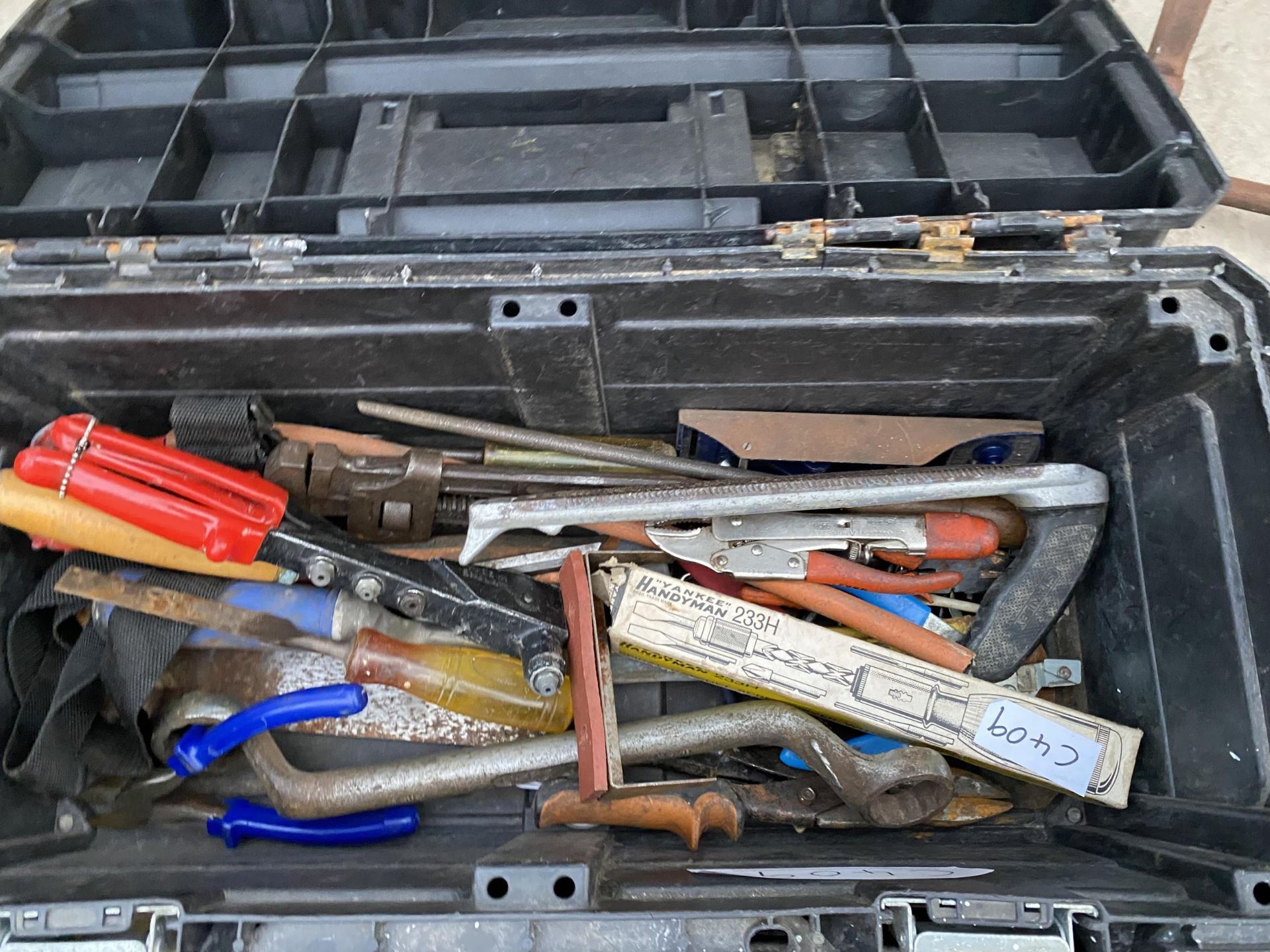 A LARGE ASSORTMENT OF TOOLS TO INCLUDE SOCKETS, SPANNERS AND PLIERS ETC - Image 4 of 4