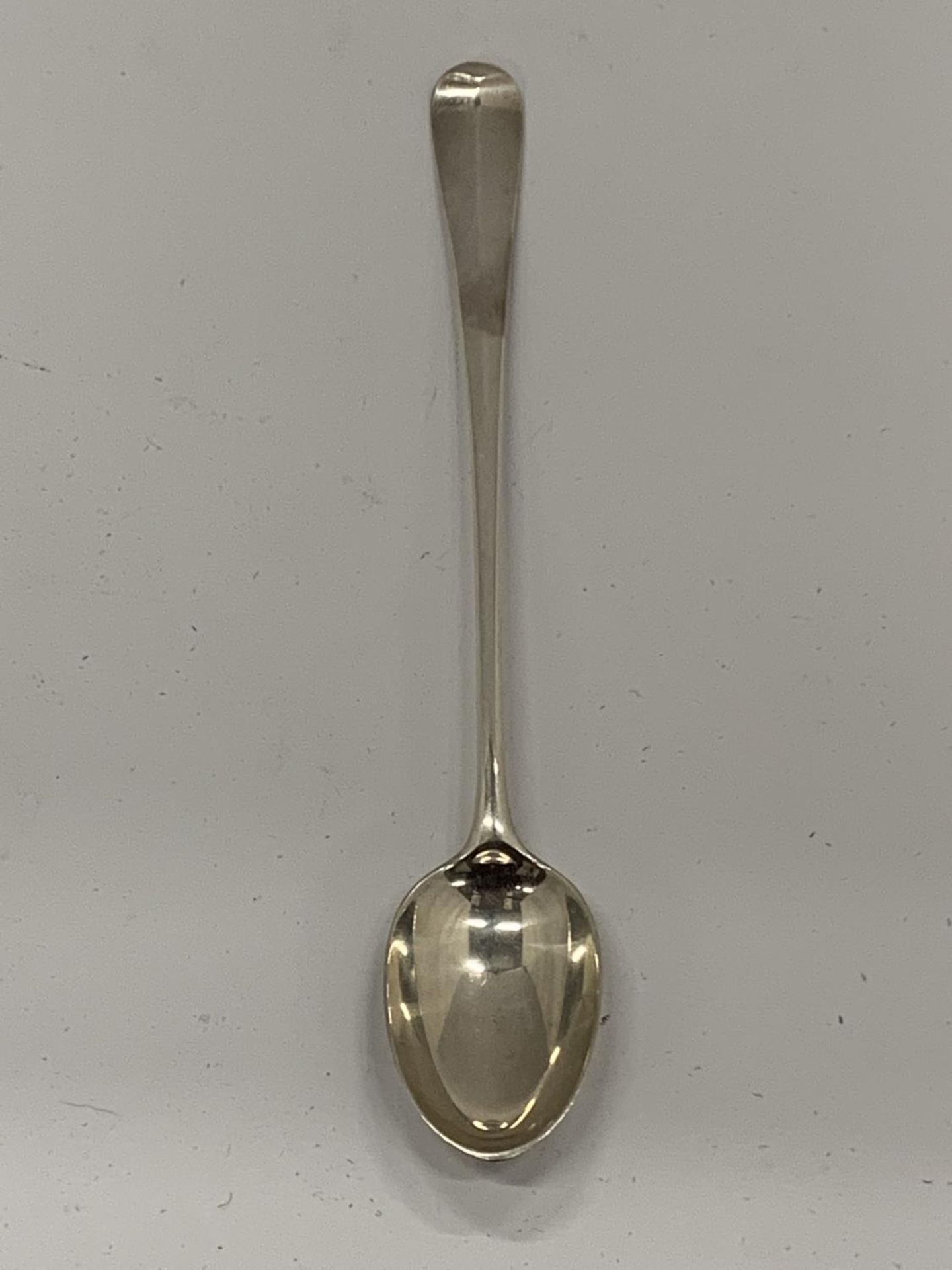 A HALLMARKED SILVER LONG HANDLED SPOON, LENGTH 19CM, WEIGHT 45G - Image 2 of 6
