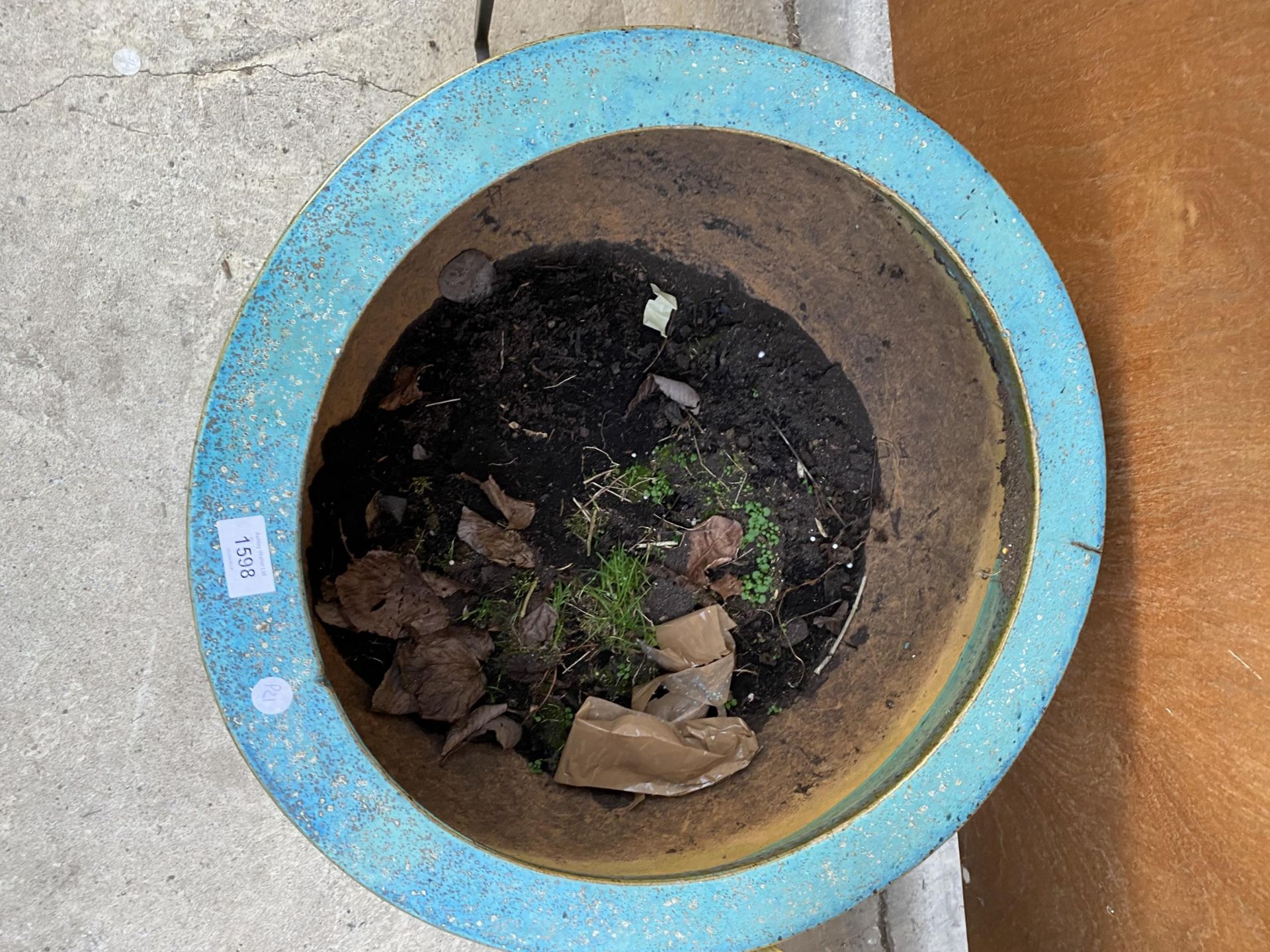 A LARGE BLE GLAZED CIRCULAR PLANTER - Image 2 of 4