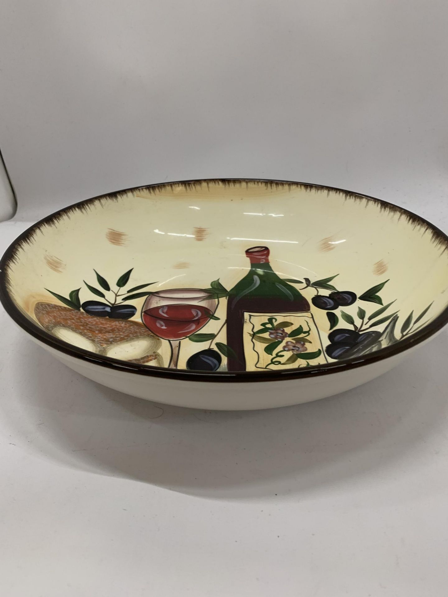 A LARGE HANDPAINTED BOWL DIAMETER 33CM - Image 5 of 8