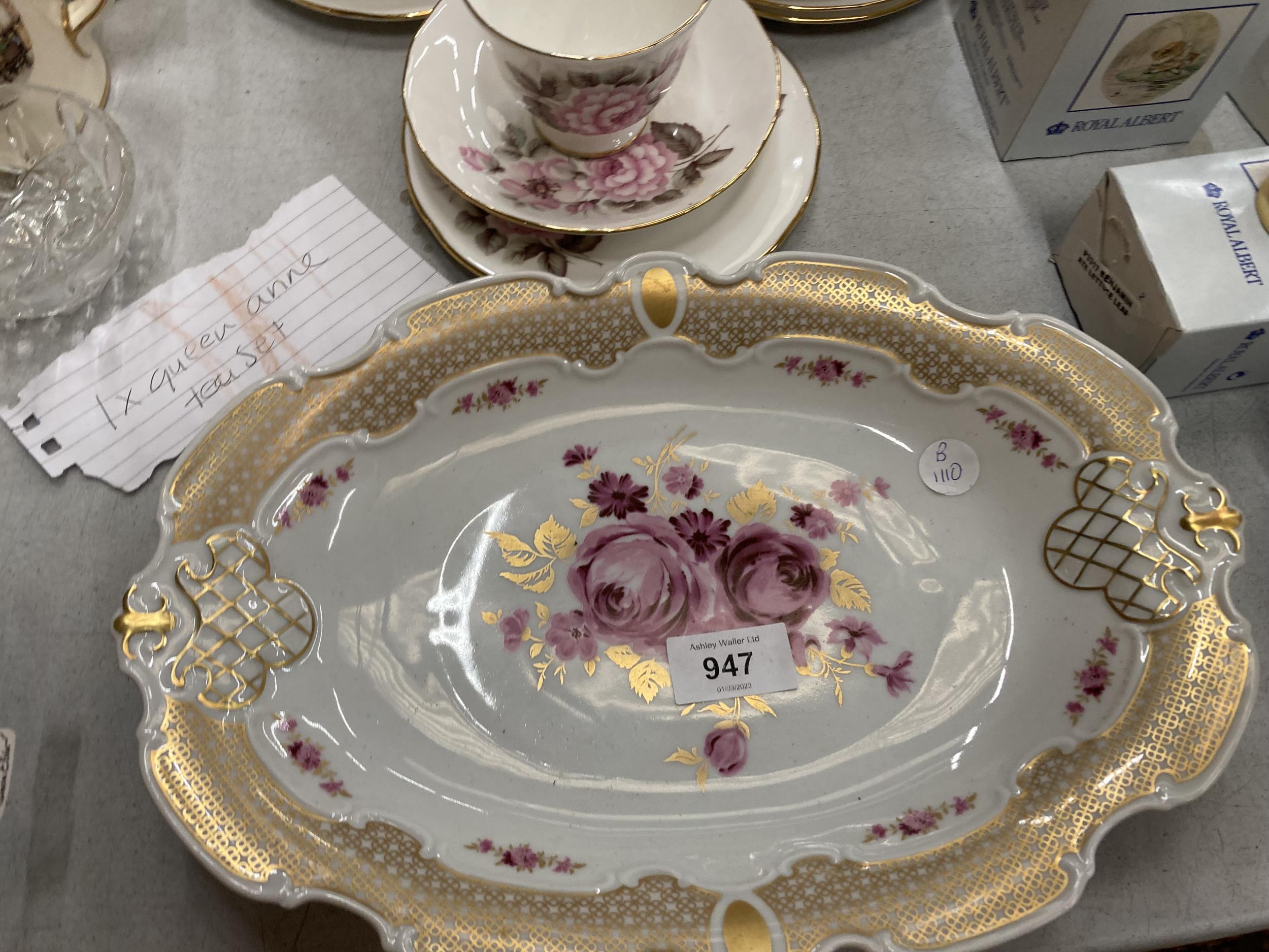 A QUEEN ANNE VINTAGE TEASET TO INCLUDE CUPS, SAUCERS, SIDE PLATES AND SUGAR BOWL PLUS A FLORA - Image 3 of 6