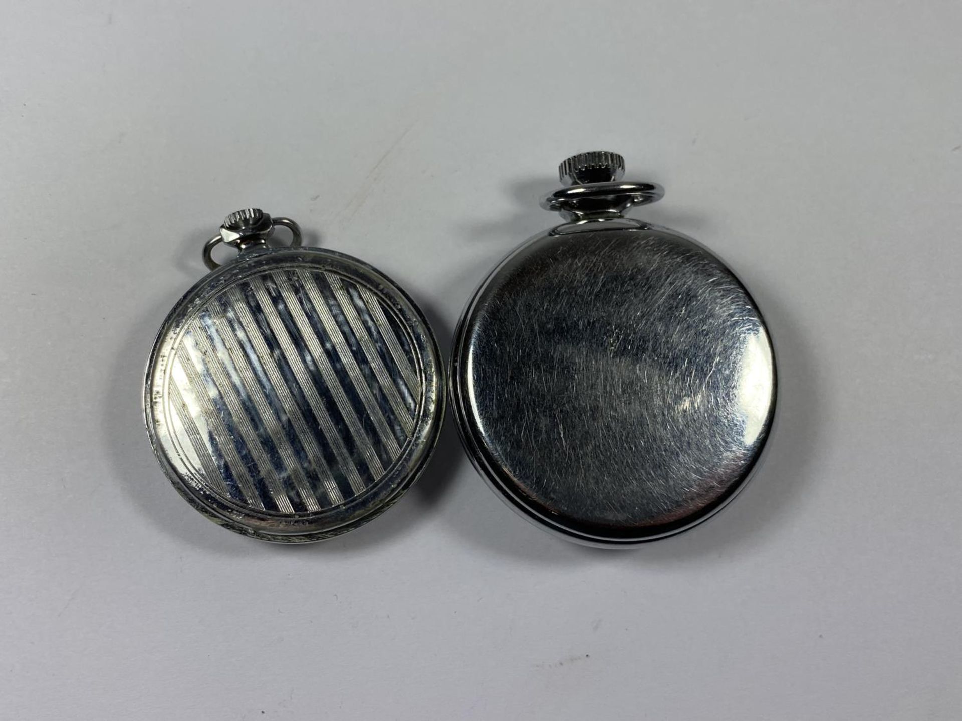 TWO VINTAGE POCKET WATCHES TO INCLUDE A SMITHS EXAMPLE - Image 4 of 4
