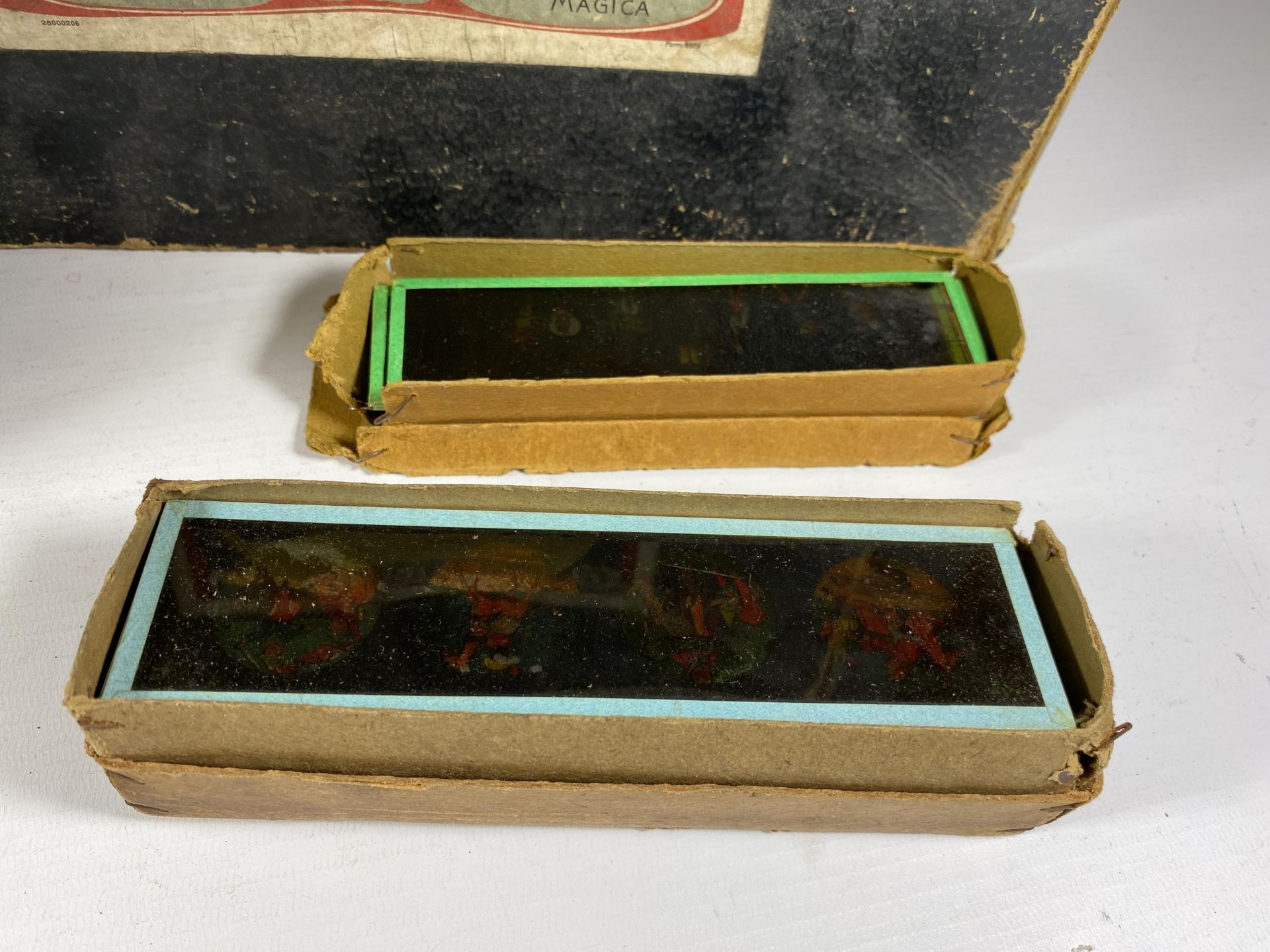 A BOXED VINTAGE MAGIC LANTERN AND SLIDES SET - Image 4 of 4