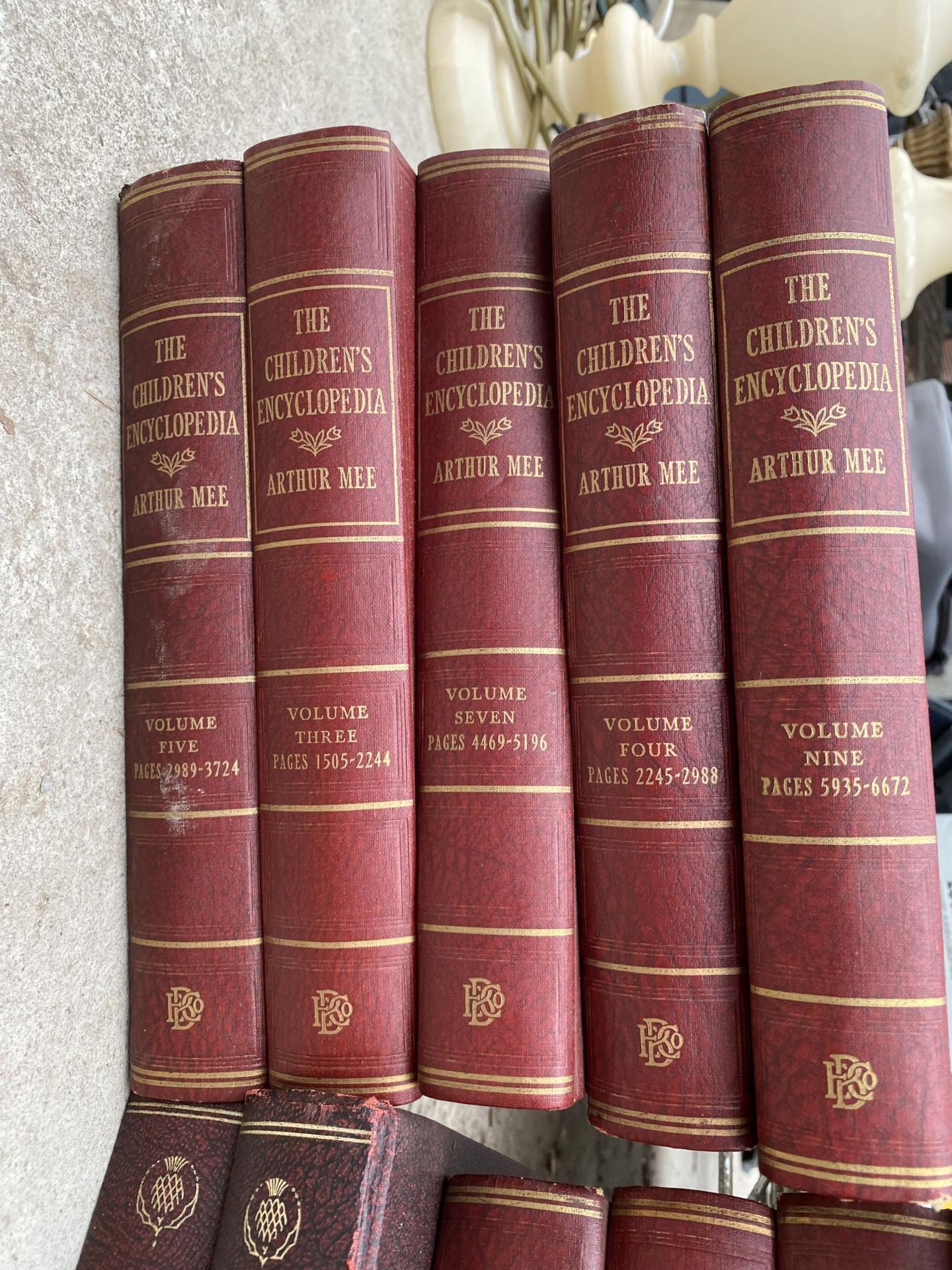 A COLLECTION OF HARDBACK ENCYCLOPEDIAS - Image 2 of 2