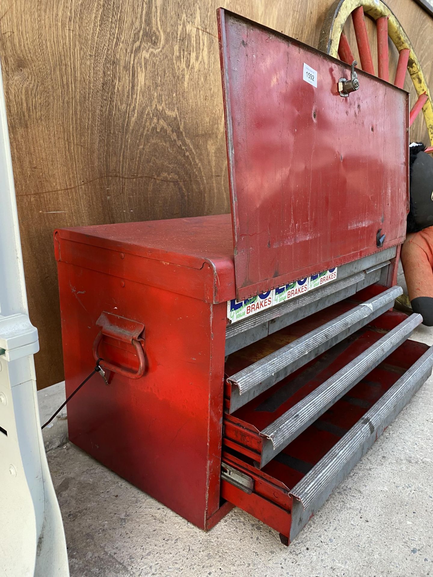 A METAL SIX DRAWER TOOL CHEST - Image 3 of 3