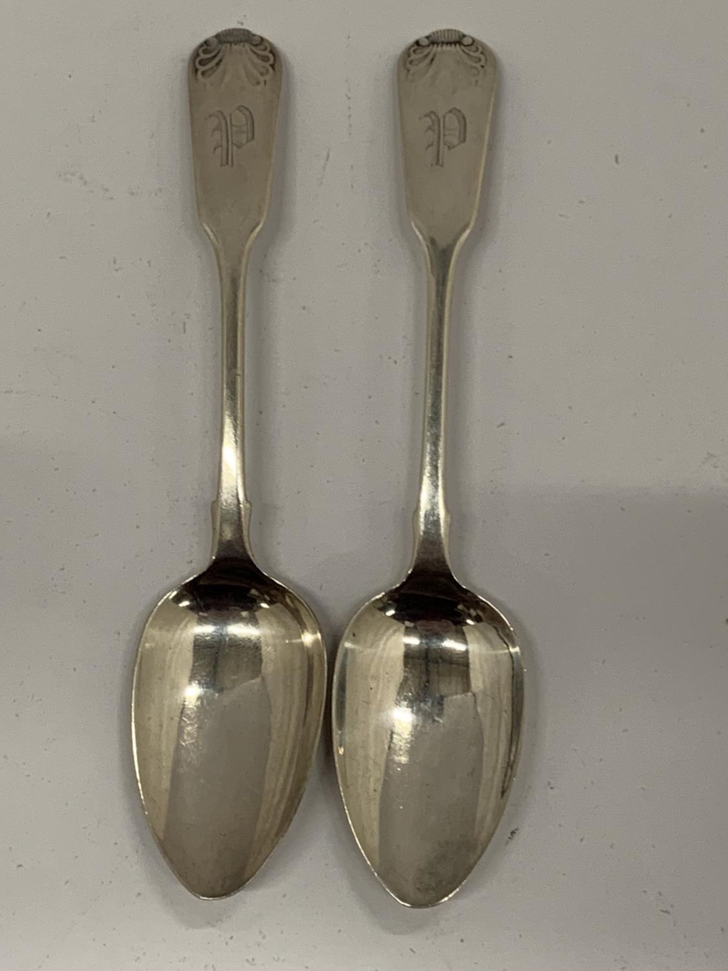 A PAIR OF GEORGIAN SILVER TEASPOONS, TOTAL WEIGHT 30G - Image 2 of 6