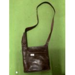 A VINTAGE RADLEY HANDBAG WITH DUST BAG (DOG TAG MISSING)