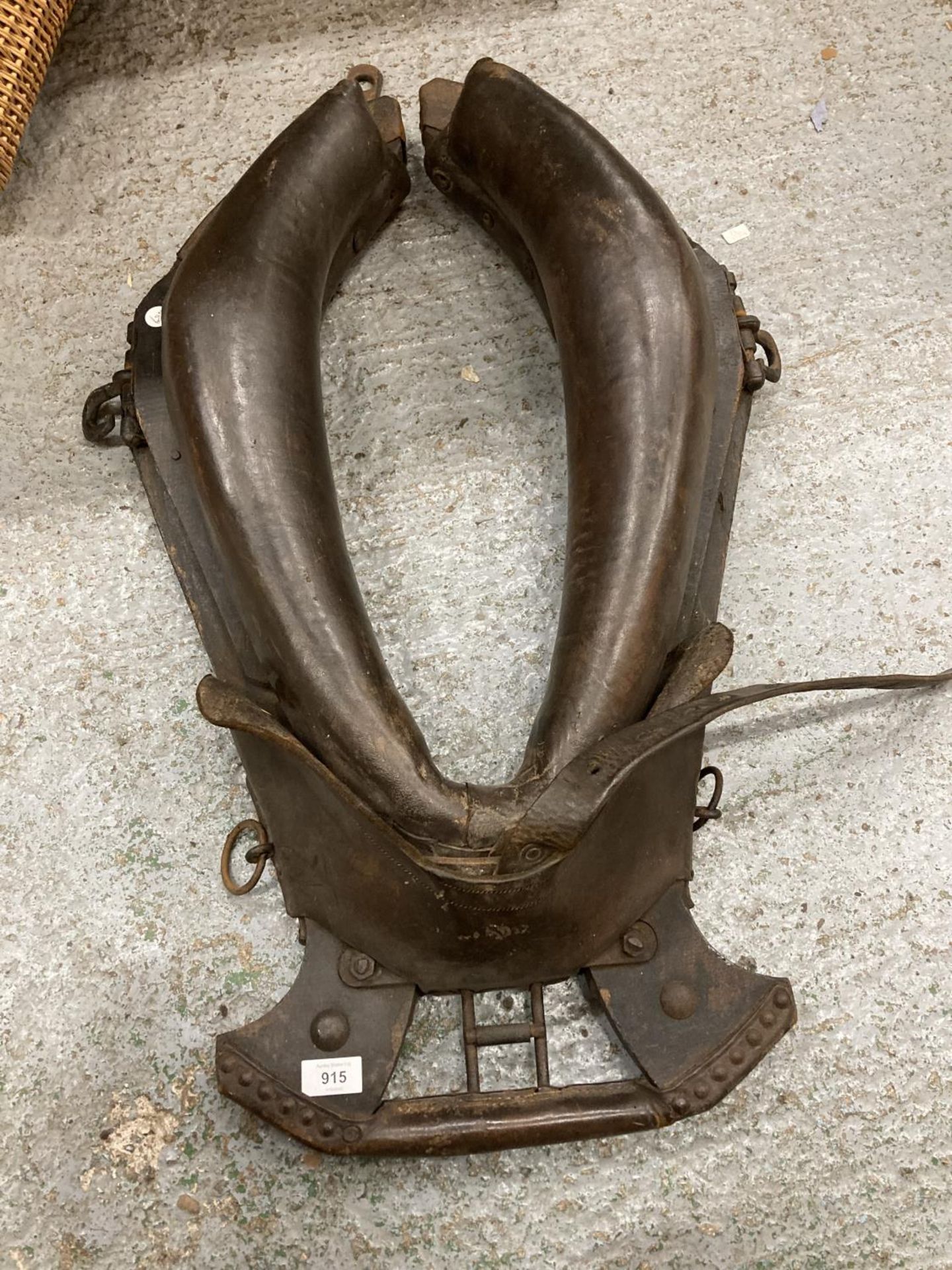 A LARGE LEATHER HORSE COLLAR - Image 2 of 10