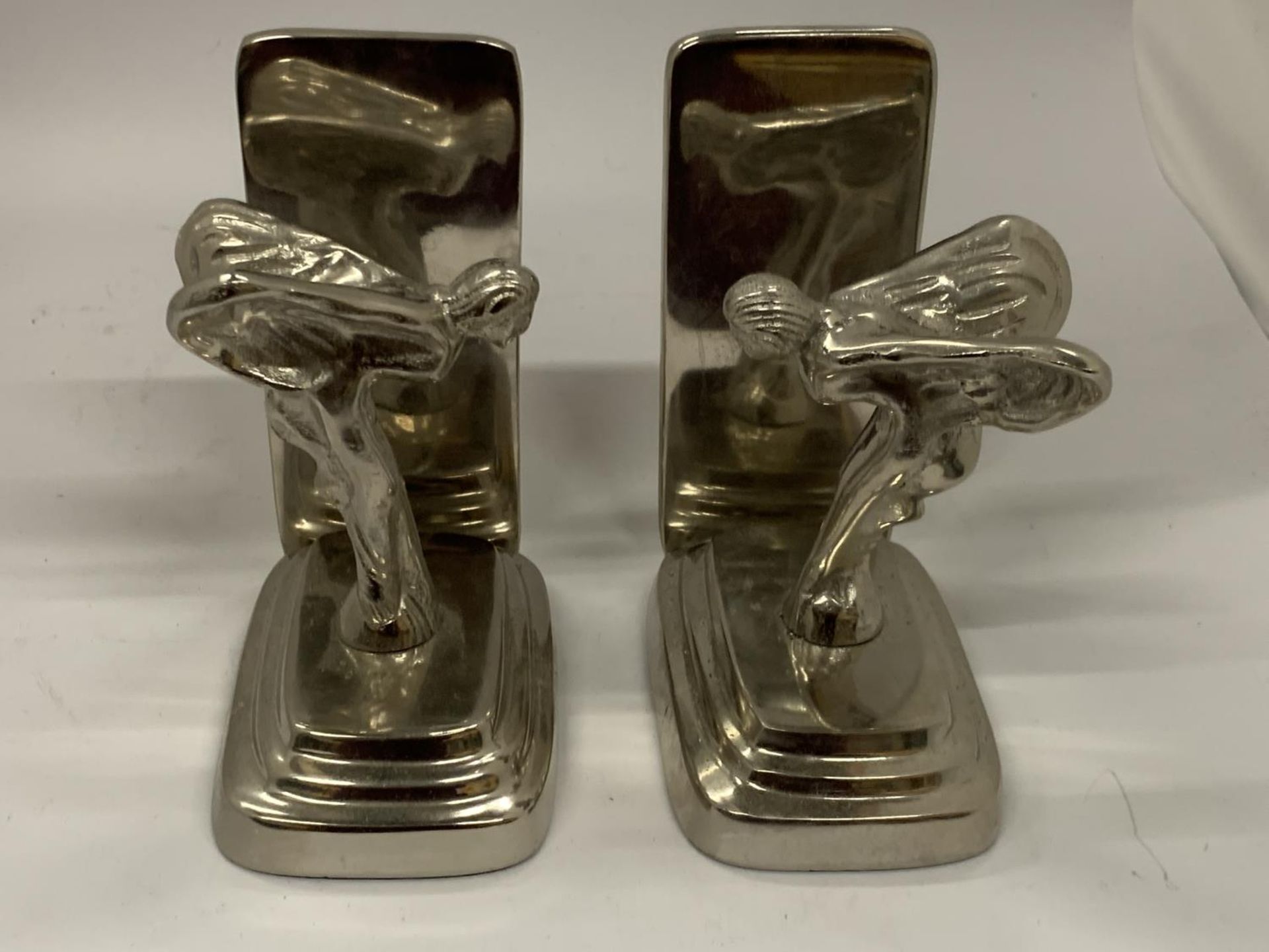 A PAIR OF CHROME STYLE SPIRIT OF ECSTASY BOOKENDS - Image 4 of 4