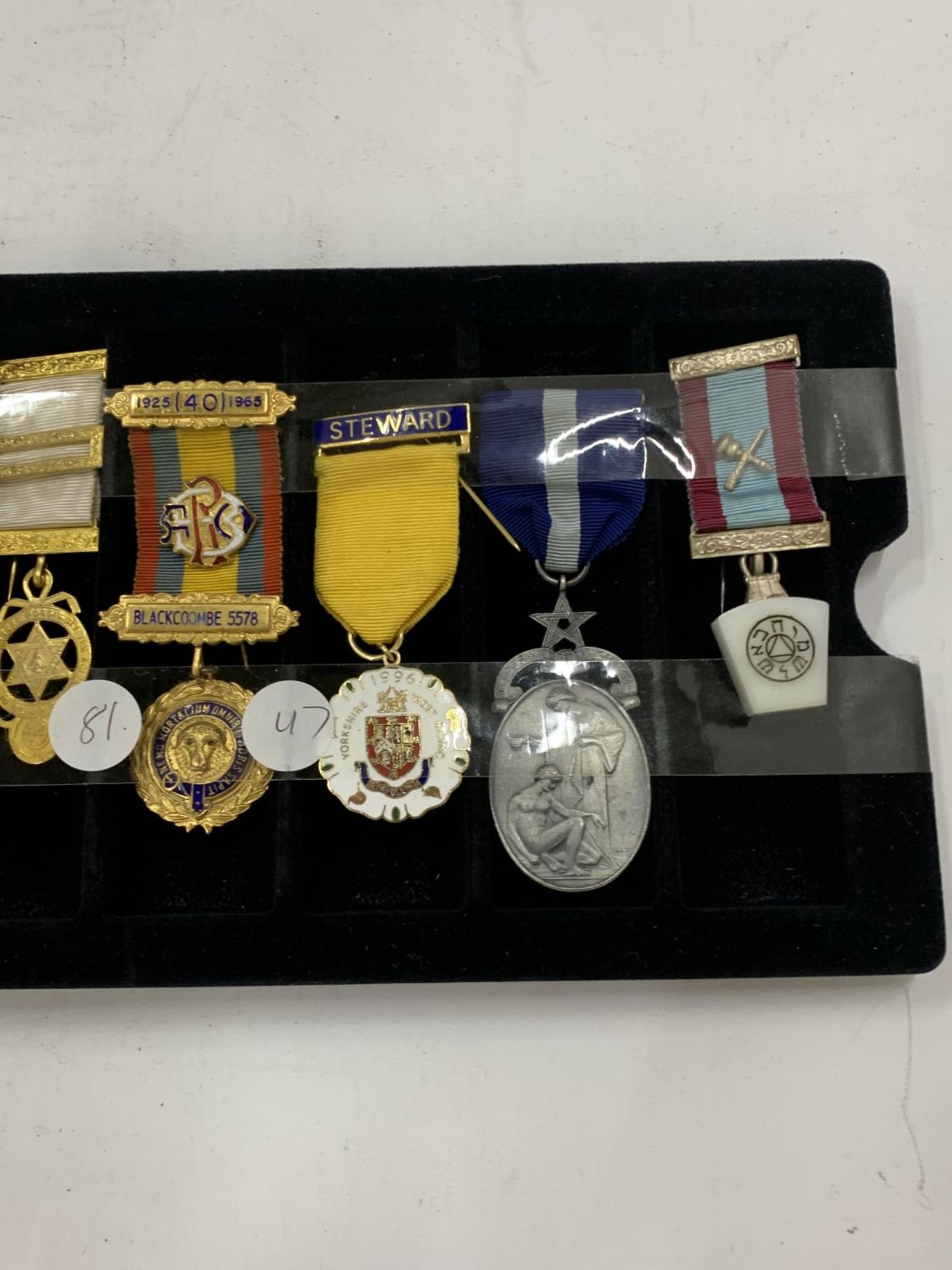 A COLLECTION OF MASONIC MEDALS - 8 IN TOTAL - Bild 6 aus 6