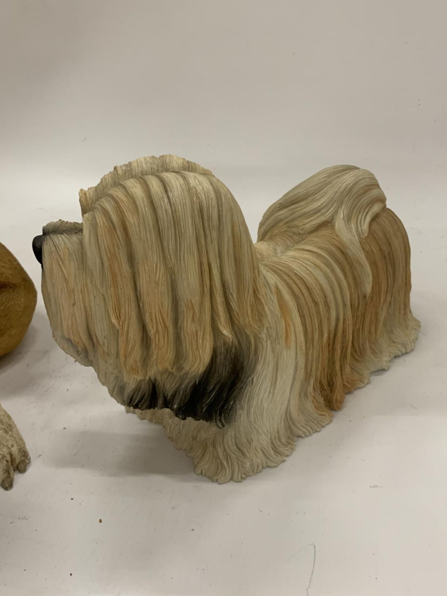 TWO LARGE DOG FIGURES BY LEONARDO, A STAFFORDSHIRE BULL TERRIER HEIGHT 34CM AND A LHASA APSO - Image 8 of 8