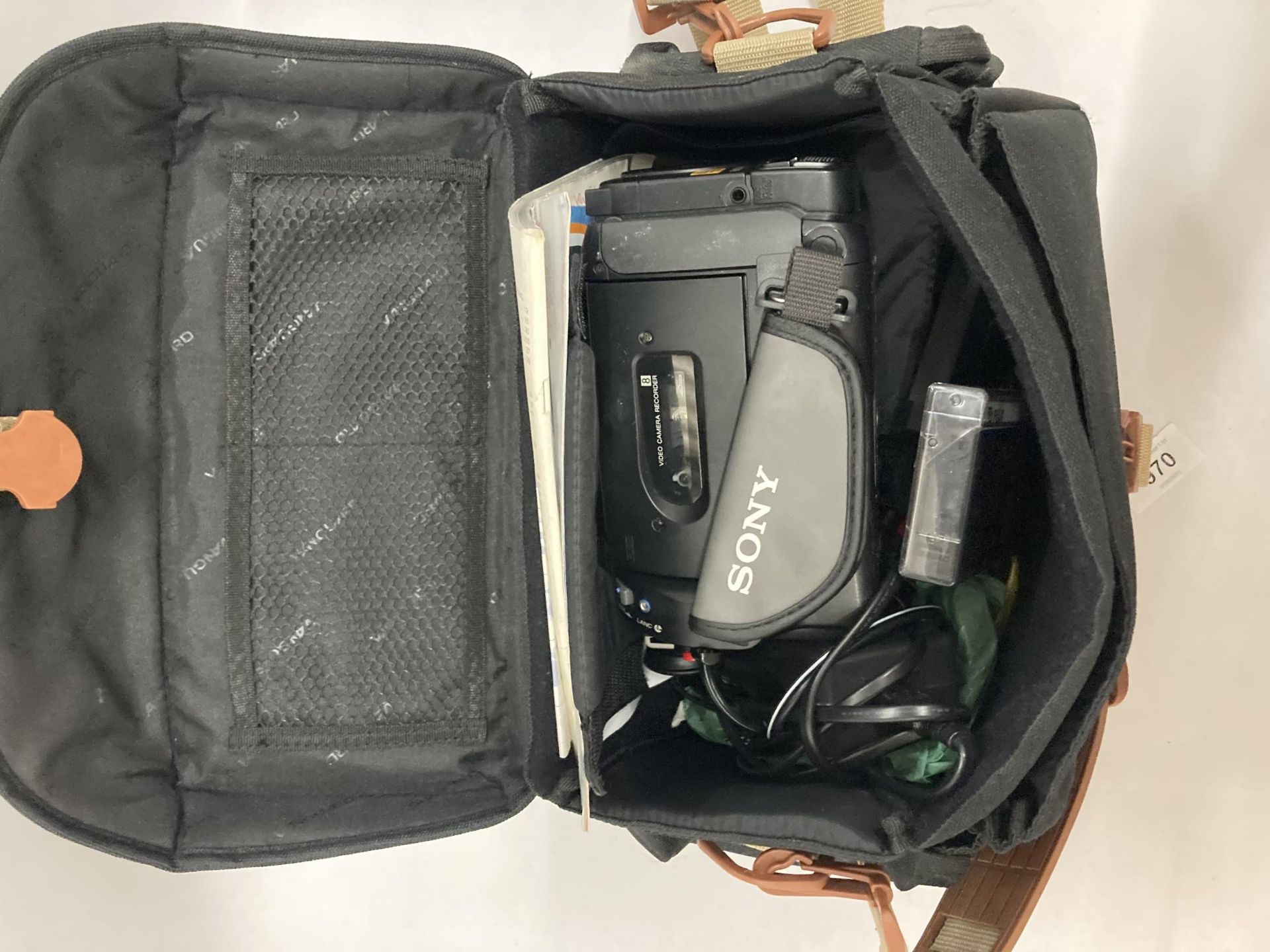 A SONY VIDEO CAMERA RECORDER WITH ACCESSORIES IN A VANGUARD BAG - Image 2 of 10