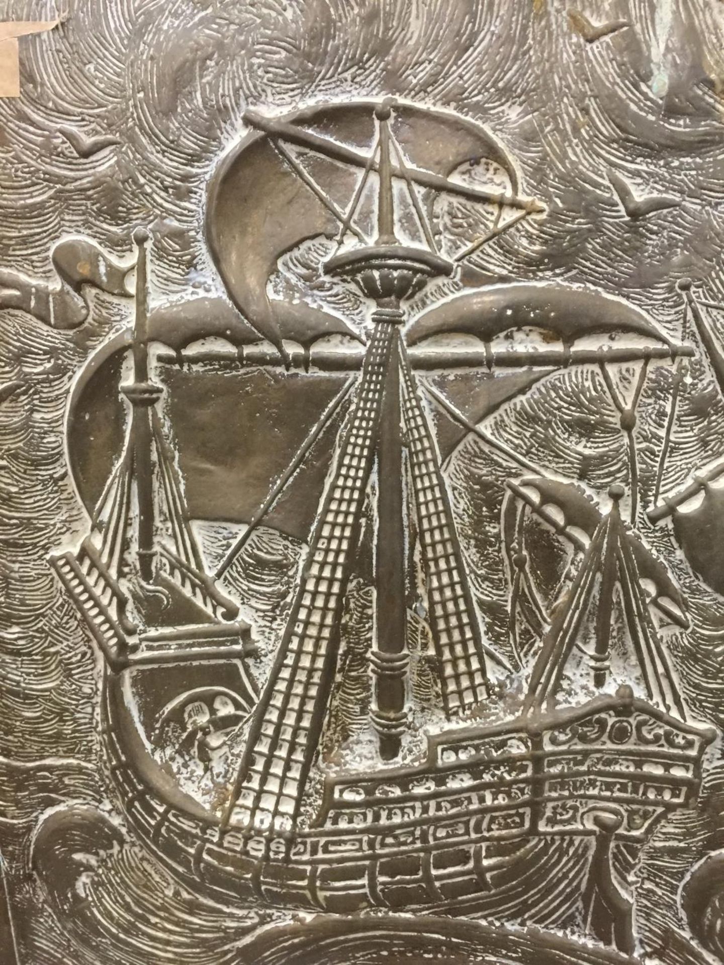 A LARGE VINTAGE BRASS WALL PLAQUE OF A GALLEON 67CM X 58CM PLUS THREE PHOTOGRAPHIC PRINTS - Image 4 of 6