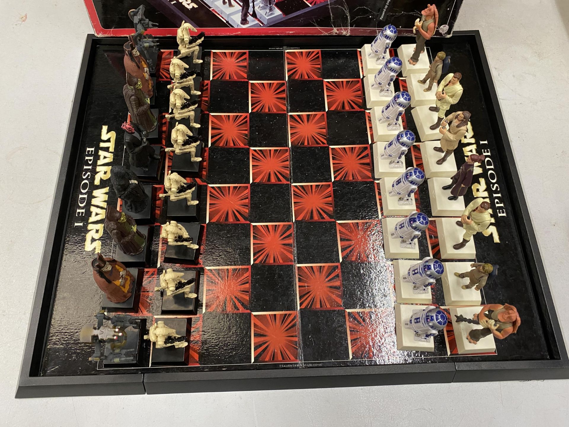 A BOXED STAR WARS EPISODE I COMPLETE FIGURAL CHESS SET AND FURTHER JIGSAWS - Image 2 of 4