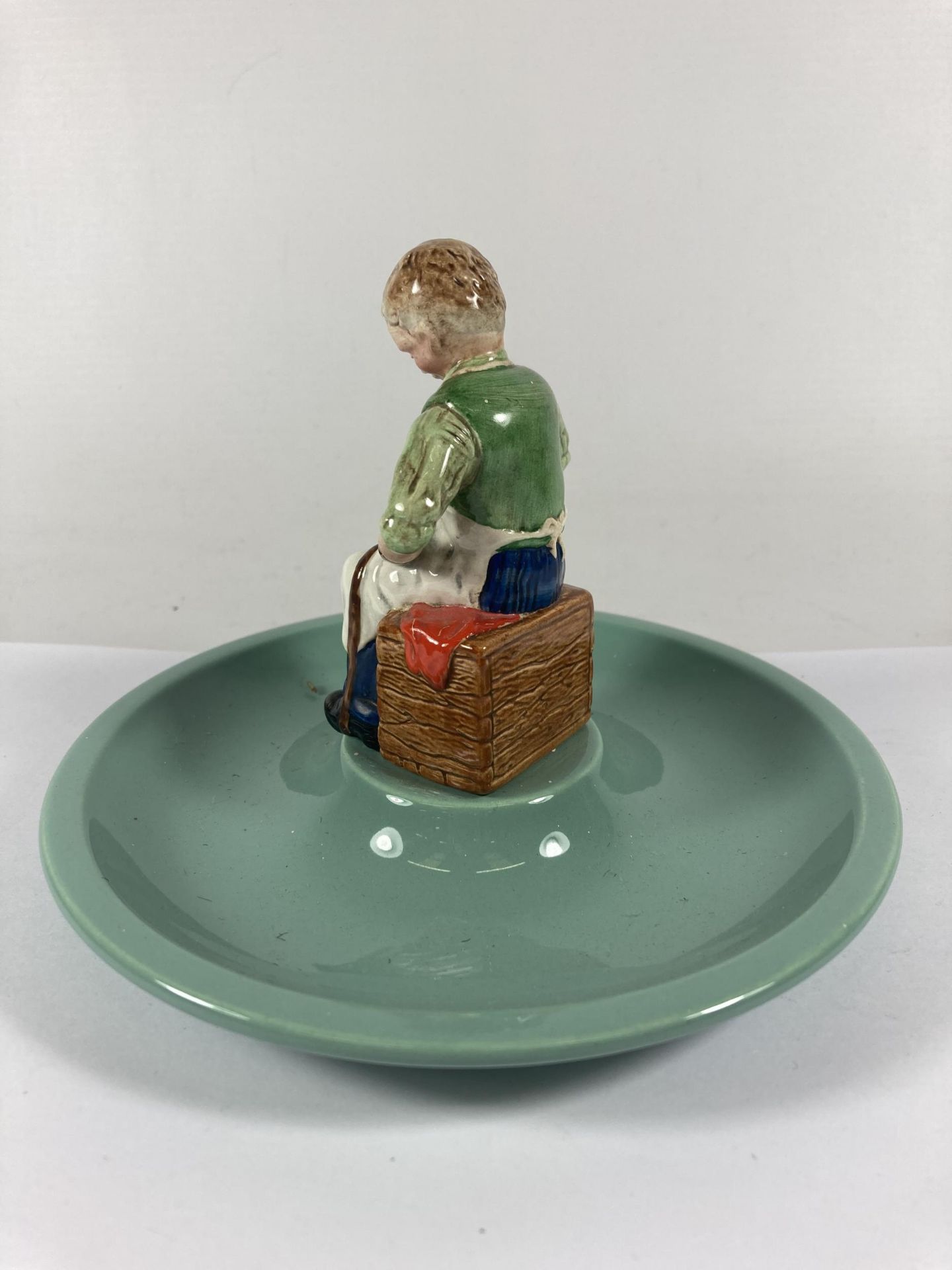 A BESWICK TIMPSONS FINE SHOES DISH - Image 3 of 6