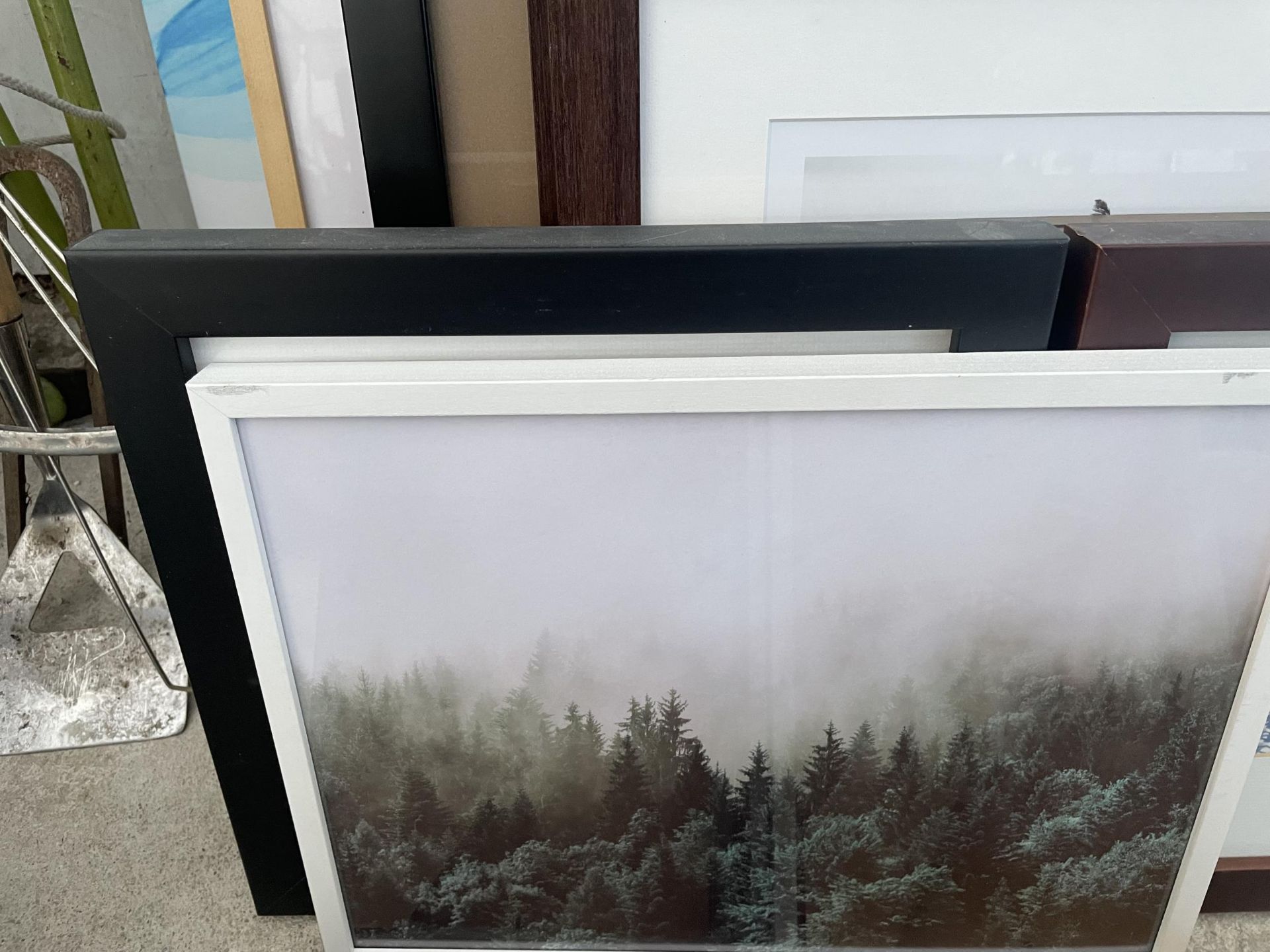 AN ASSORTMENT OF FRAMED PRINTS AND PICTURES - Image 2 of 9