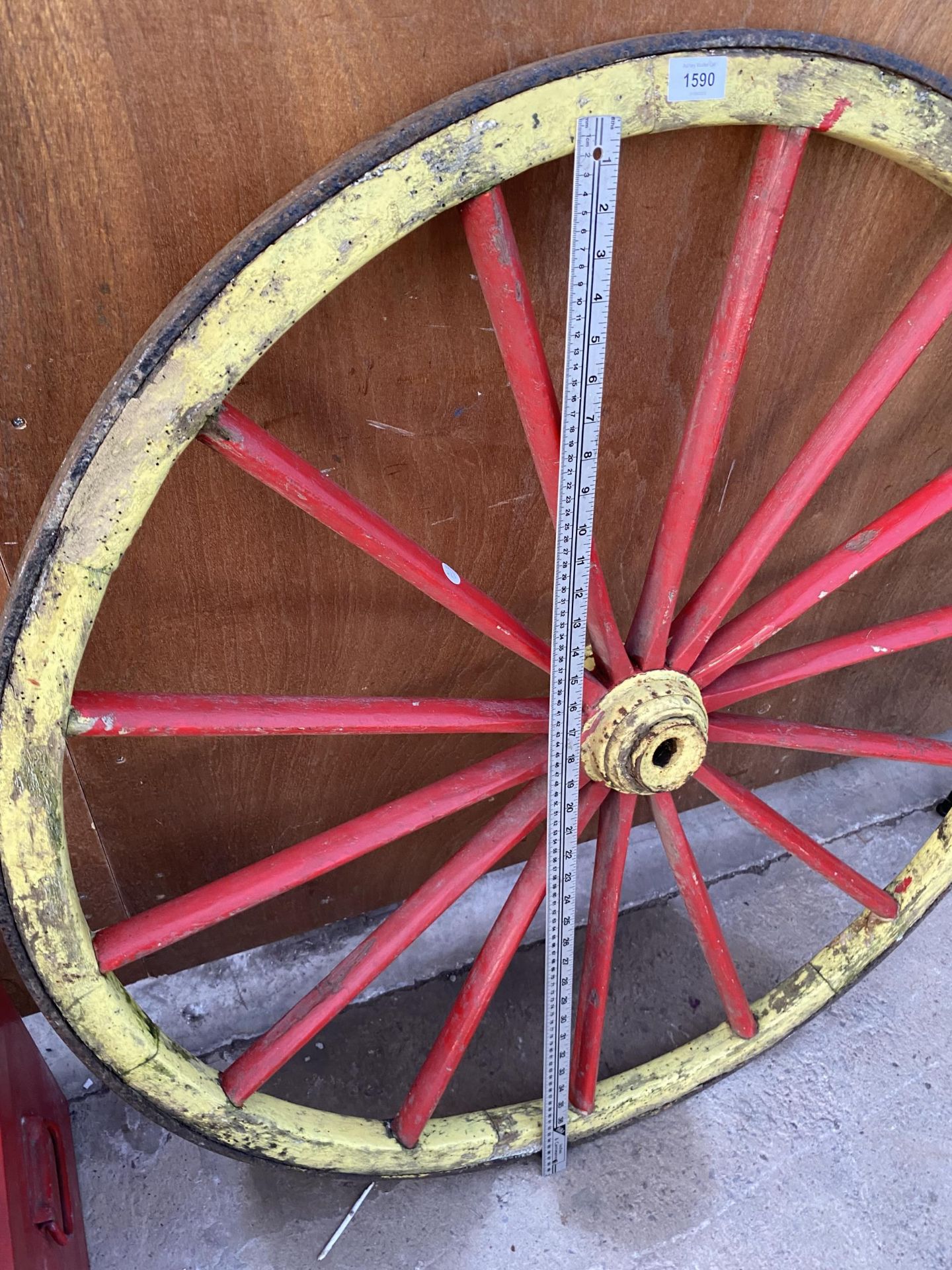 A WOODEN CART WHEEL WITH METAL BANDING - Image 3 of 3